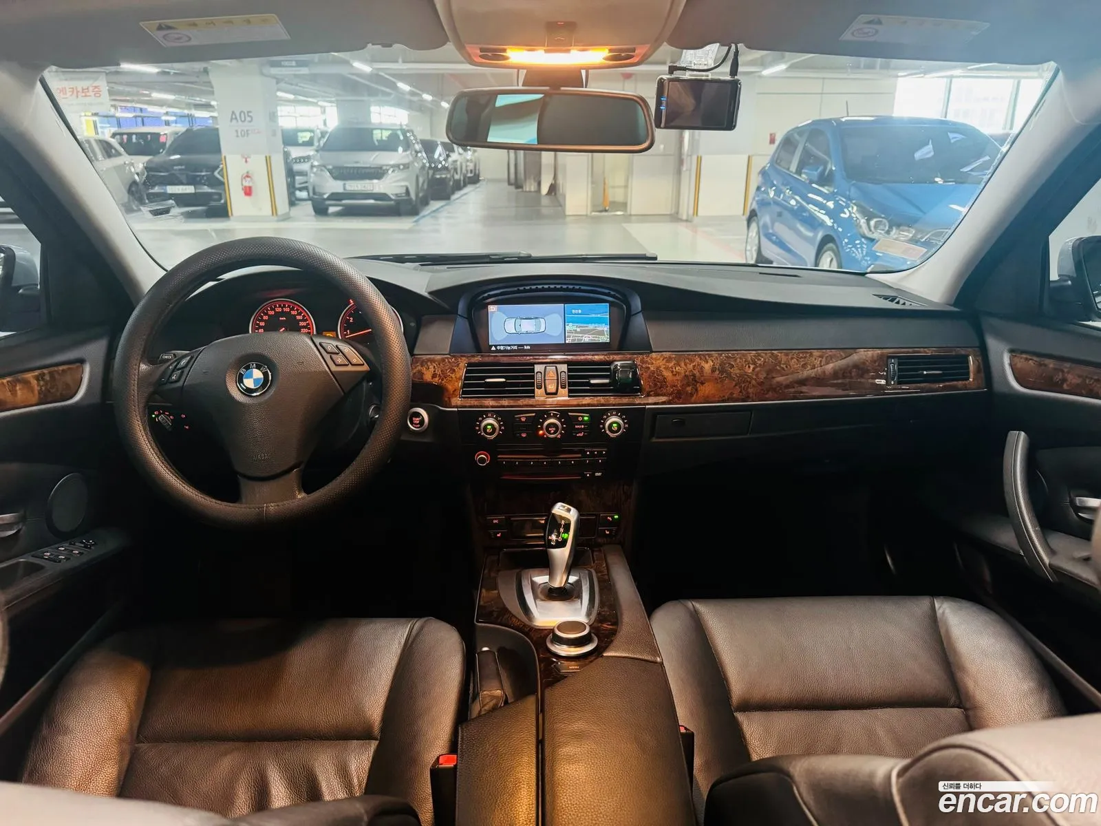 BMW 5 Series E60 528I Sedan - фотография 14205378