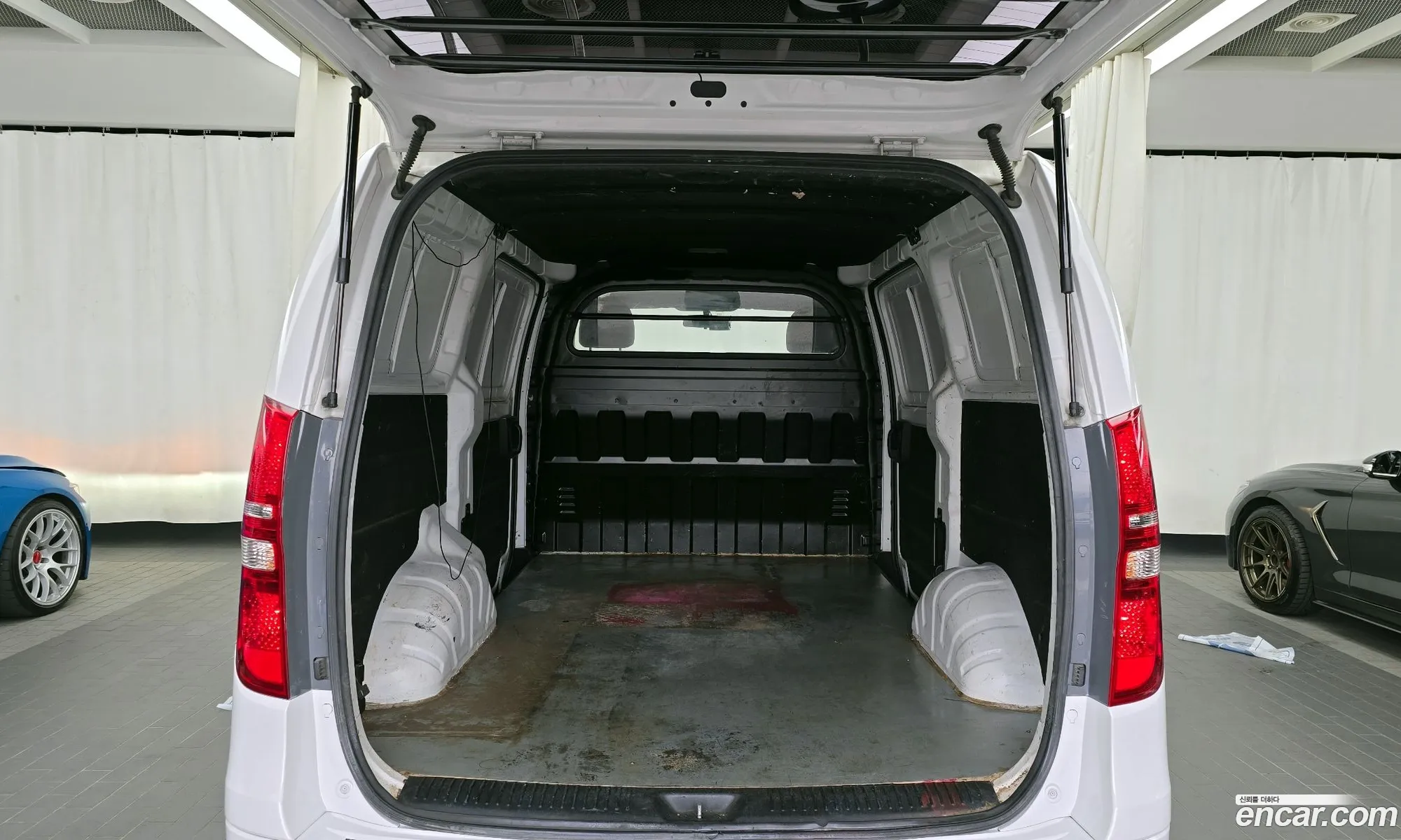 The New Grand Starex Van 3 -Seater Smart - фотография 1163438