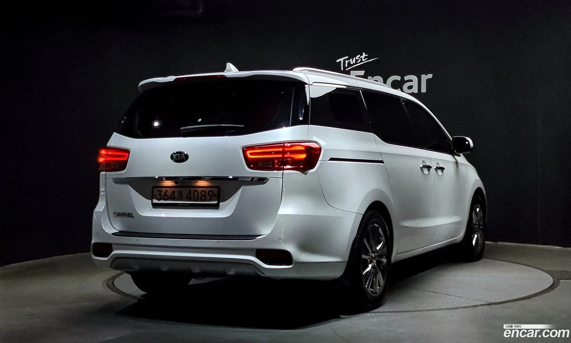 Kia The New Carnival 9-Seater Prestige - фотография 13097674