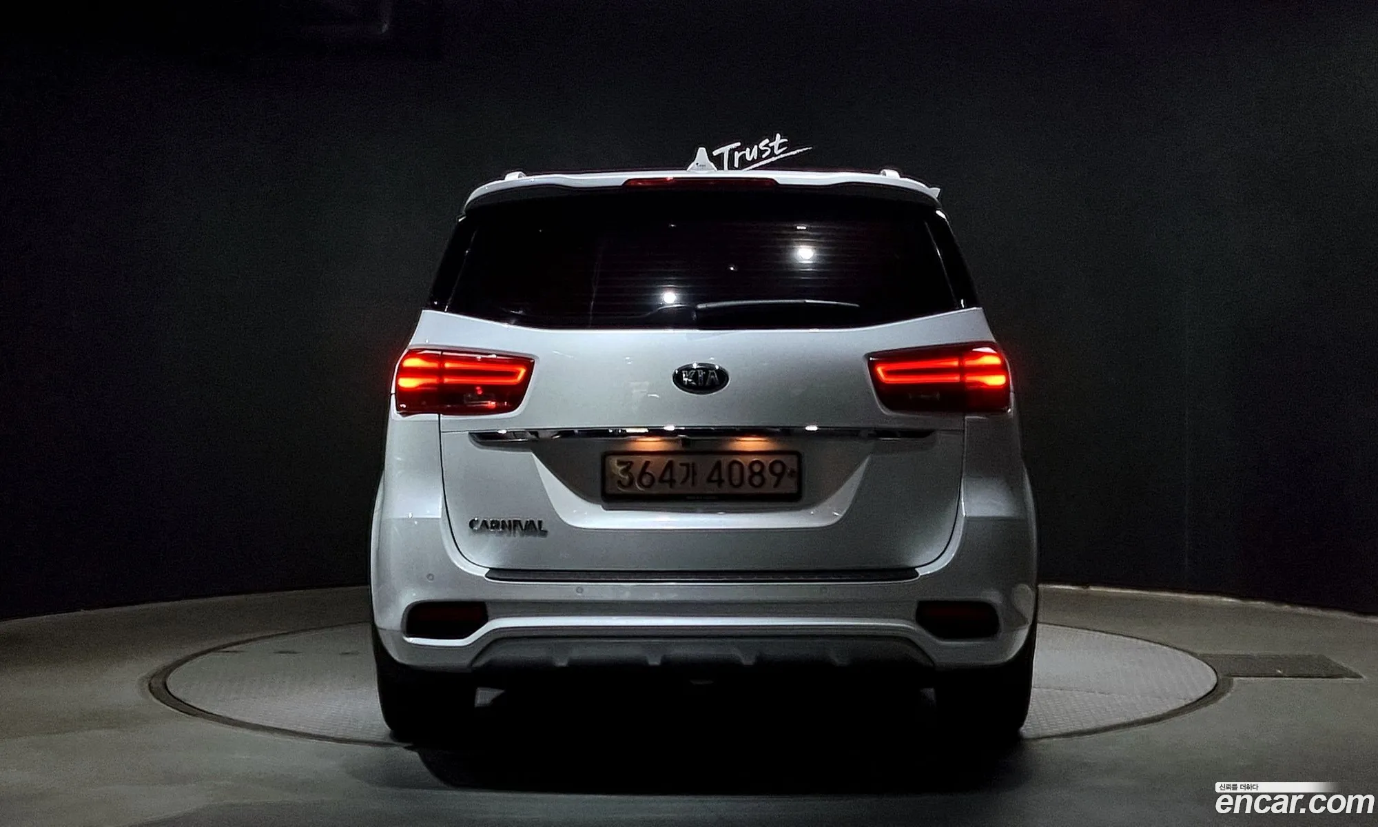 Kia The New Carnival 9-Seater Prestige - фотография 13097676