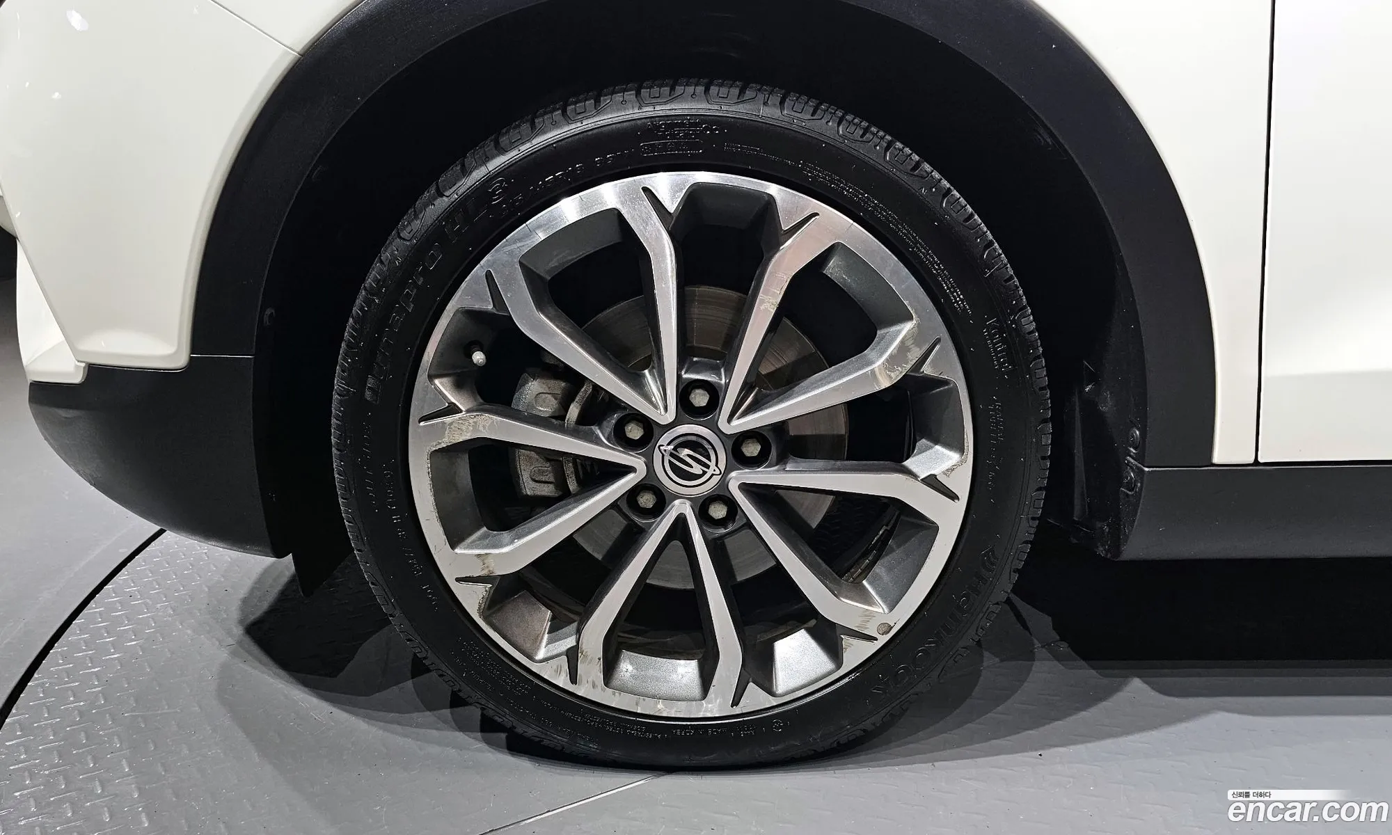 Kg Mobility Ssangyong Tivoli Diesel Lx 2Wd - фотография 7364235