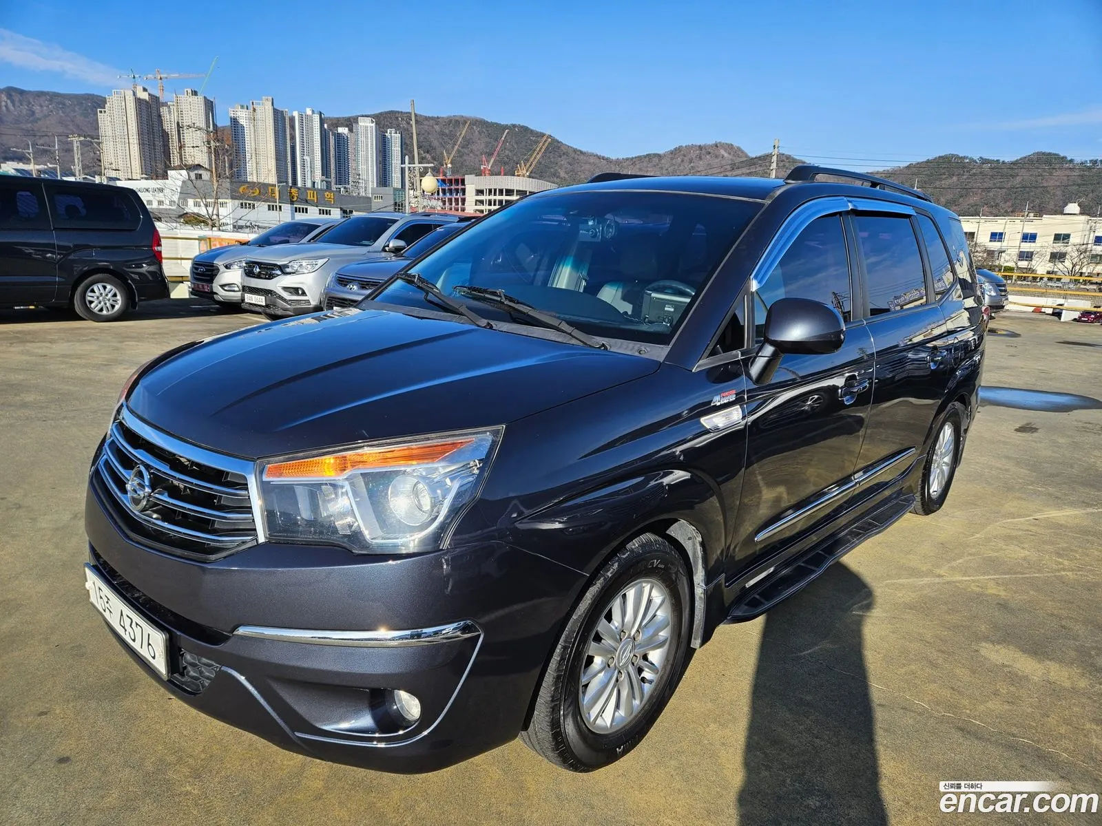 Kg Mobility Ssangyong Korando Turismo 4Wd Lt 9-Seater - фотография 7201141