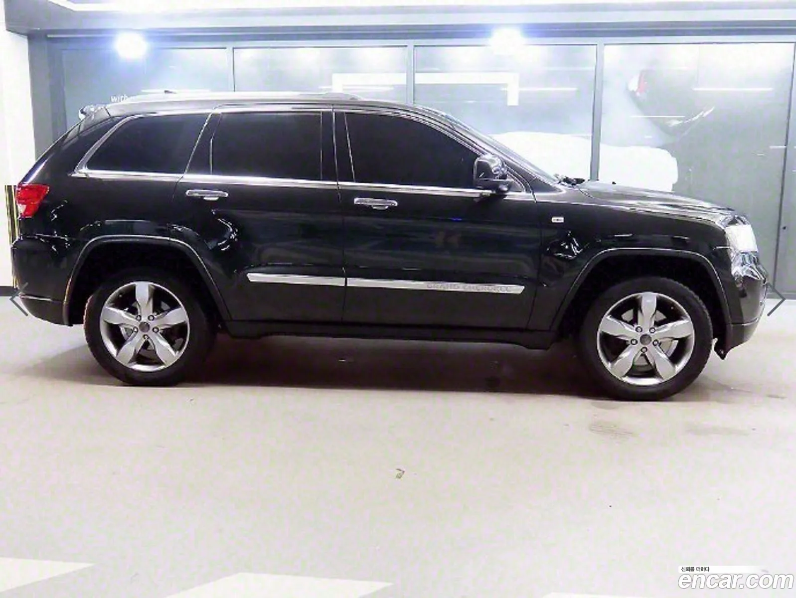 Jeep Grand Cherokee 30 Diesel Overland Wk2 - фотография 7744816