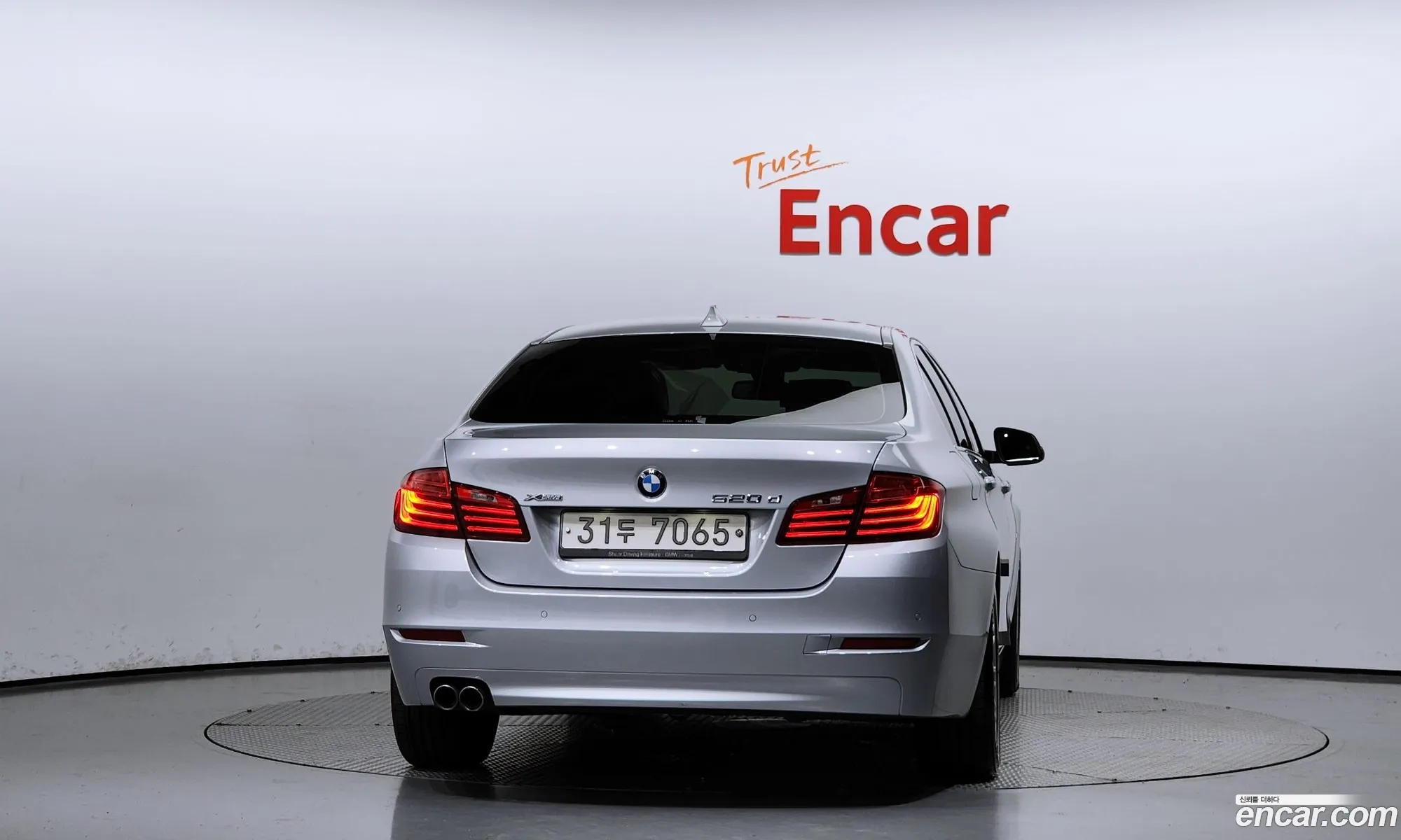 BMW 5 Series F10 520D xDrive - фотография 13968954