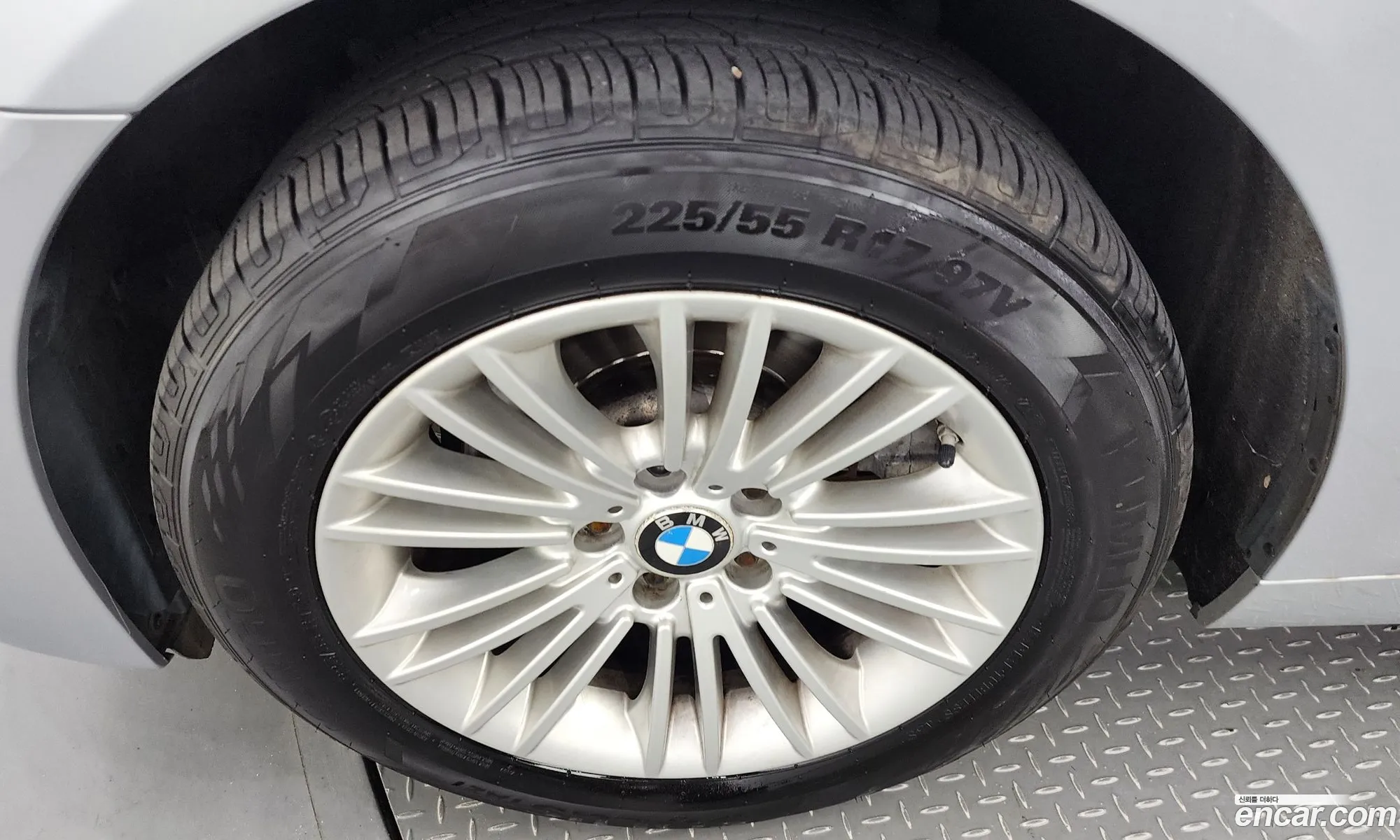 BMW 5 Series F10 520D xDrive - фотография 13968955