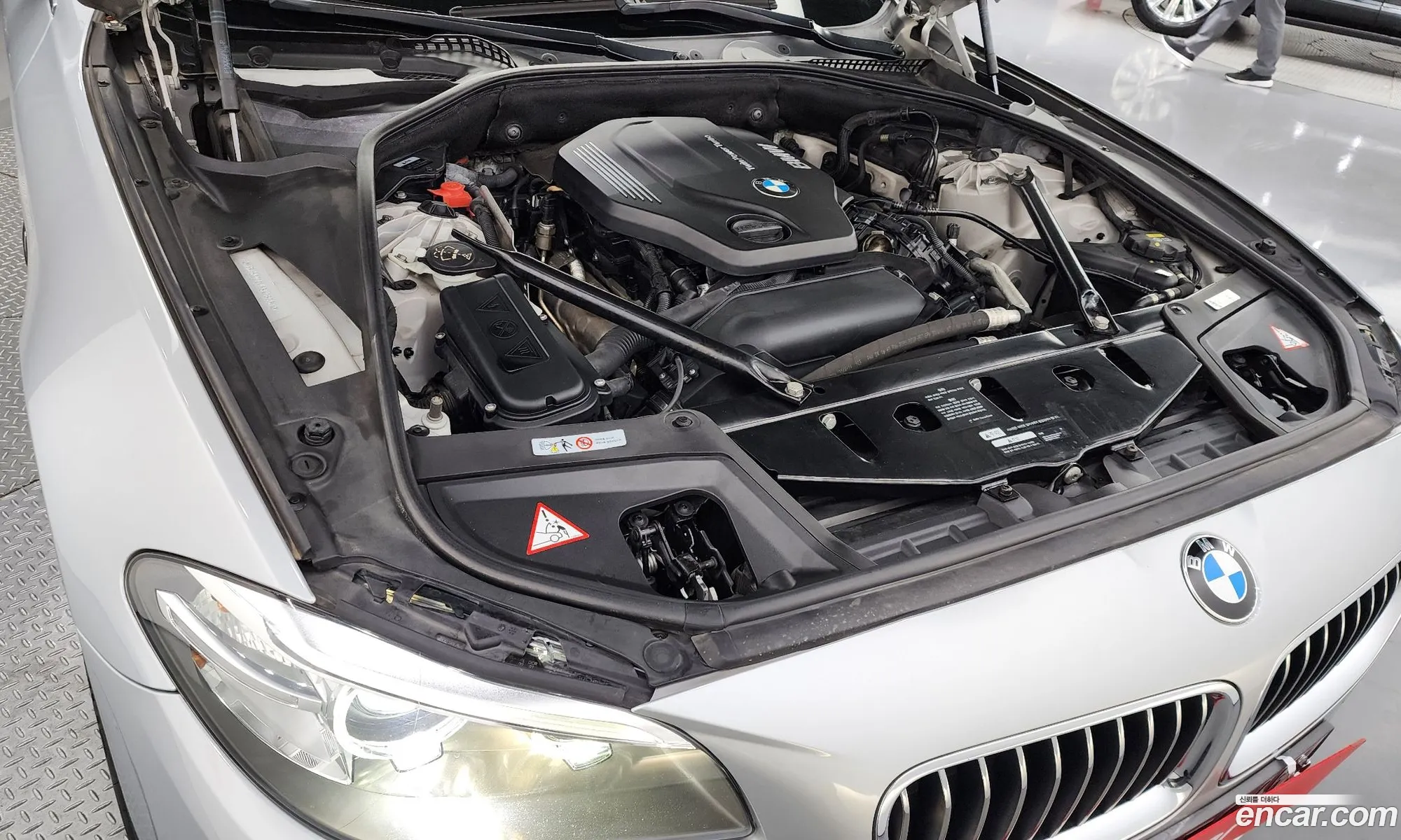 BMW 5 Series F10 520D xDrive - фотография 13968956