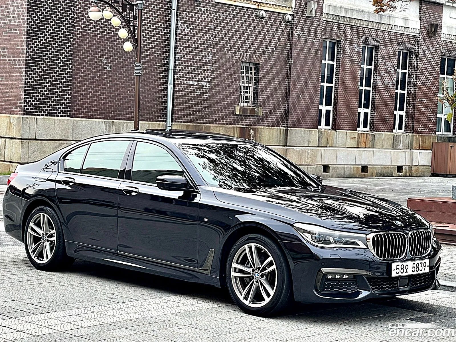 BMW 7 Series G11 740D xDrive M Sports - фотография 13724372