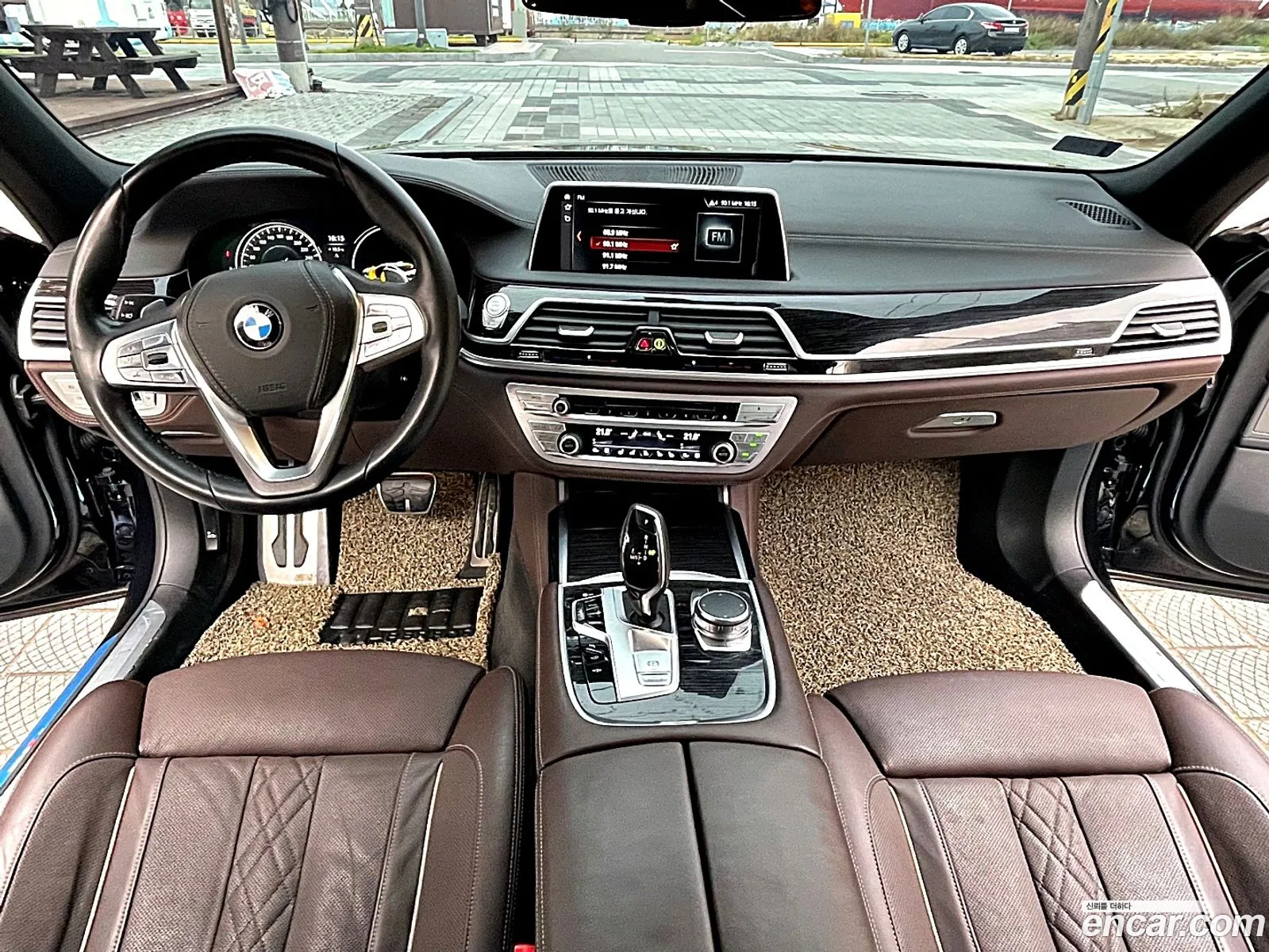 BMW 7 Series G11 740D xDrive M Sports - фотография 13724375