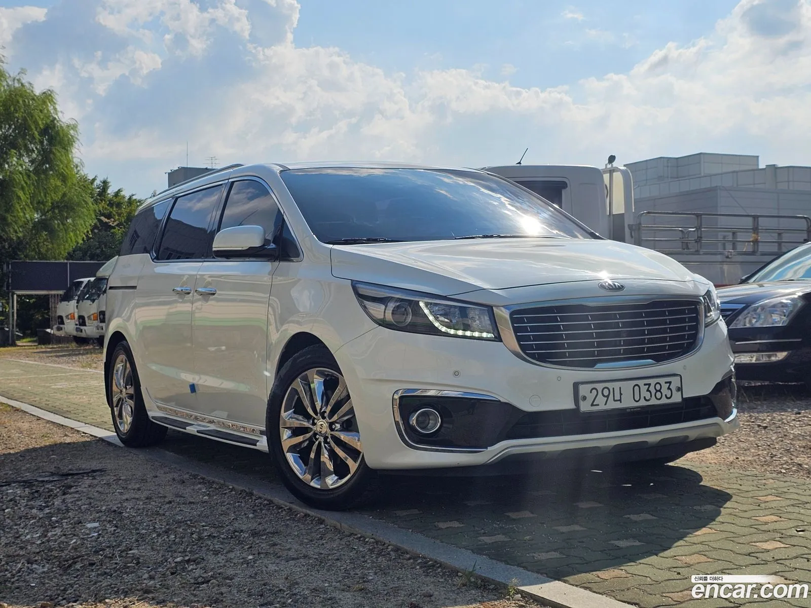 Kia All New Carnival 9-Seater Noblesse - фотография 12968754