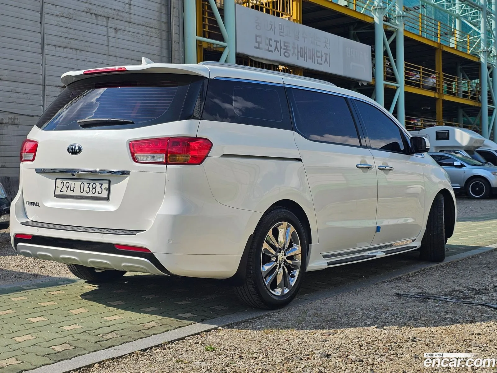 Kia All New Carnival 9-Seater Noblesse - фотография 12968757