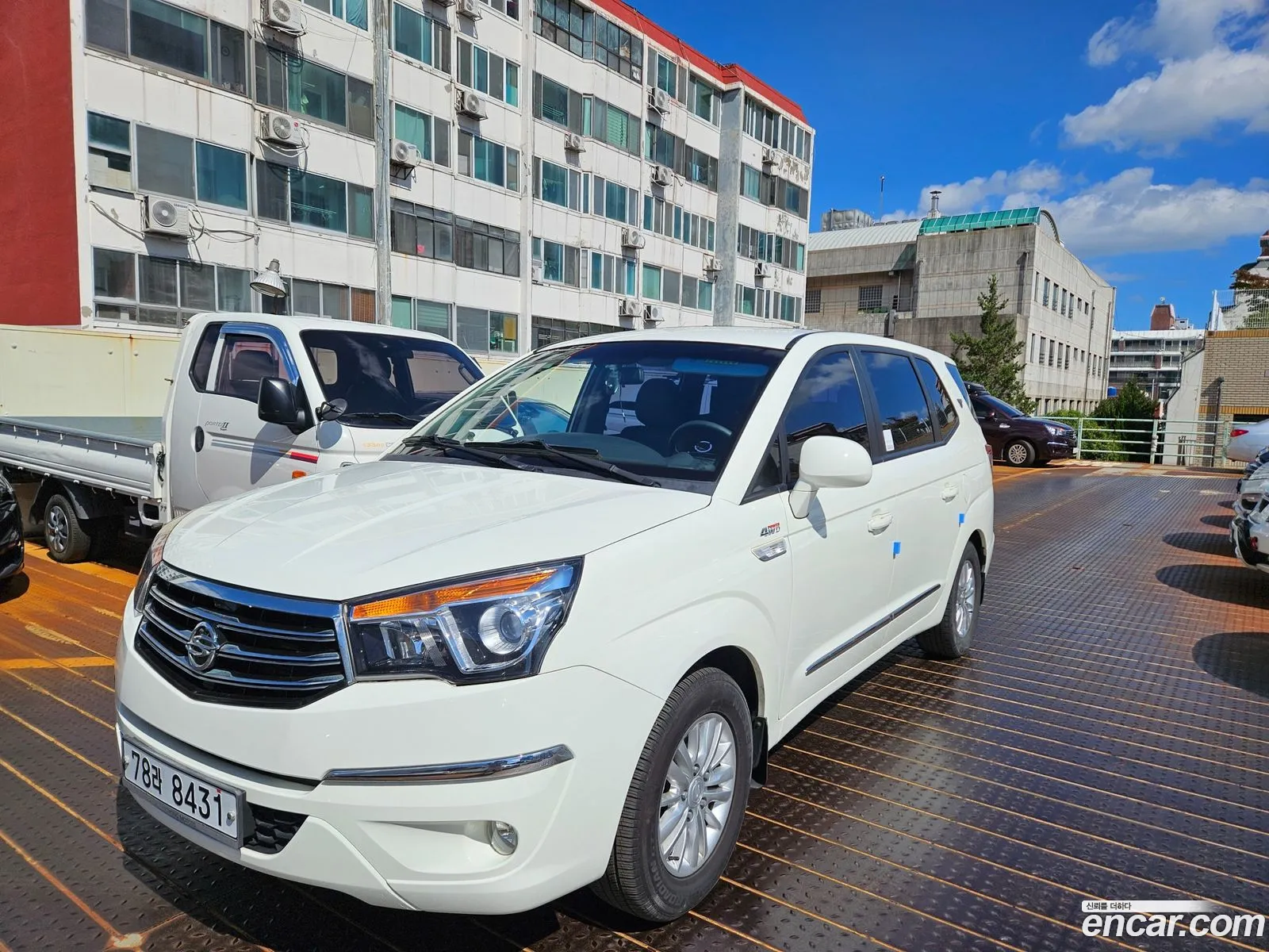 Kg Mobility Ssangyong Korando Turismo 4Wd Lt 11-Seater - фотография 7251356