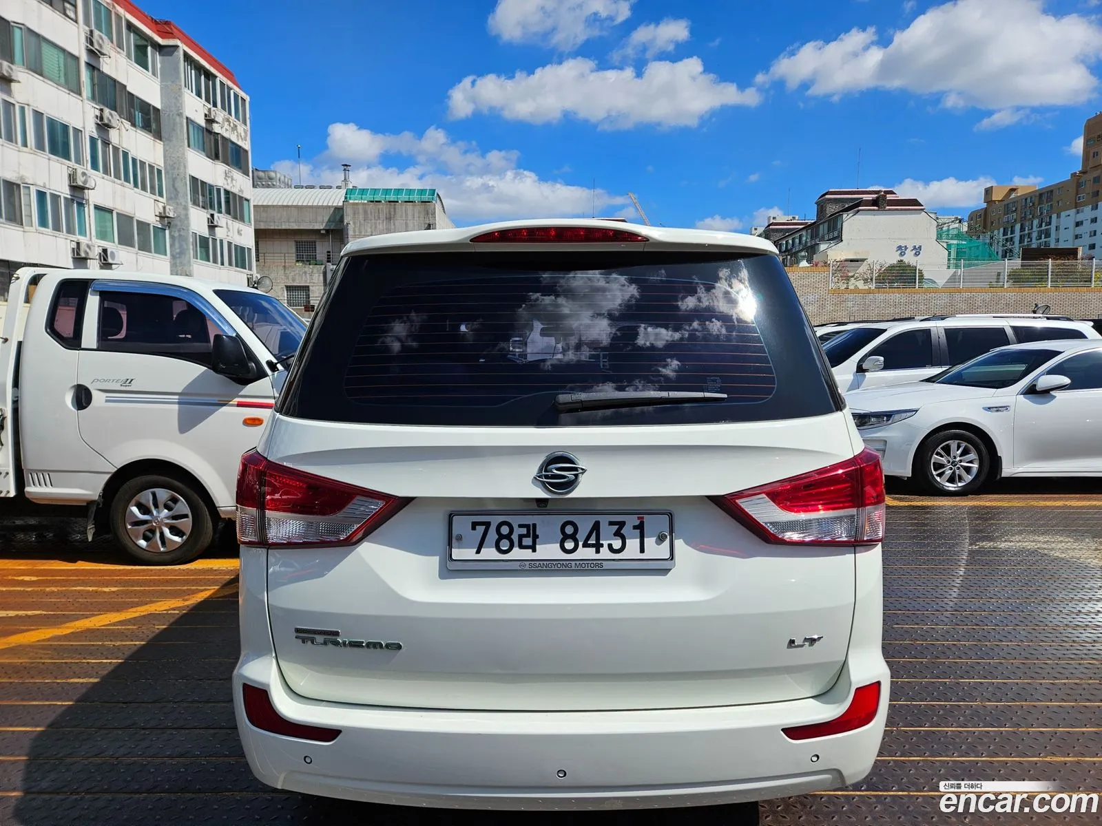 Kg Mobility Ssangyong Korando Turismo 4Wd Lt 11-Seater - фотография 7251359