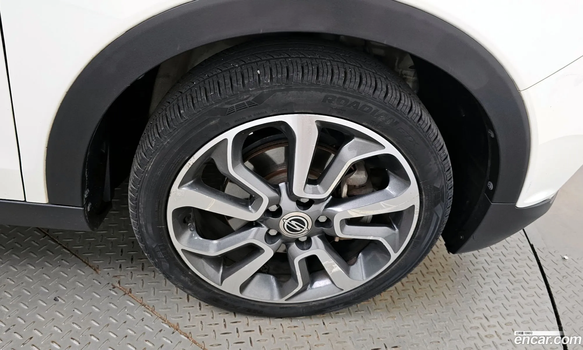 Kg Mobility Ssangyong Tivoli Vx 2Wd - фотография 7716279