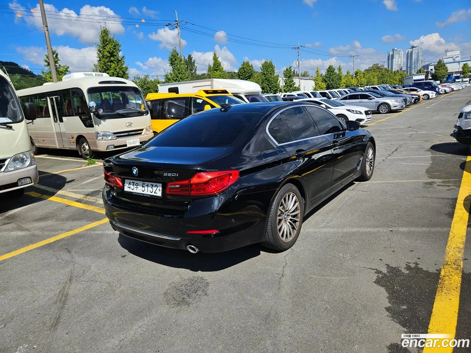 BMW 5 Series G30 520I Luxury - фотография 13892399