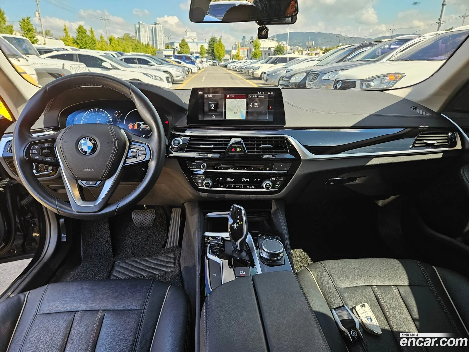 BMW 5 Series G30 520I Luxury - фотография 13892401