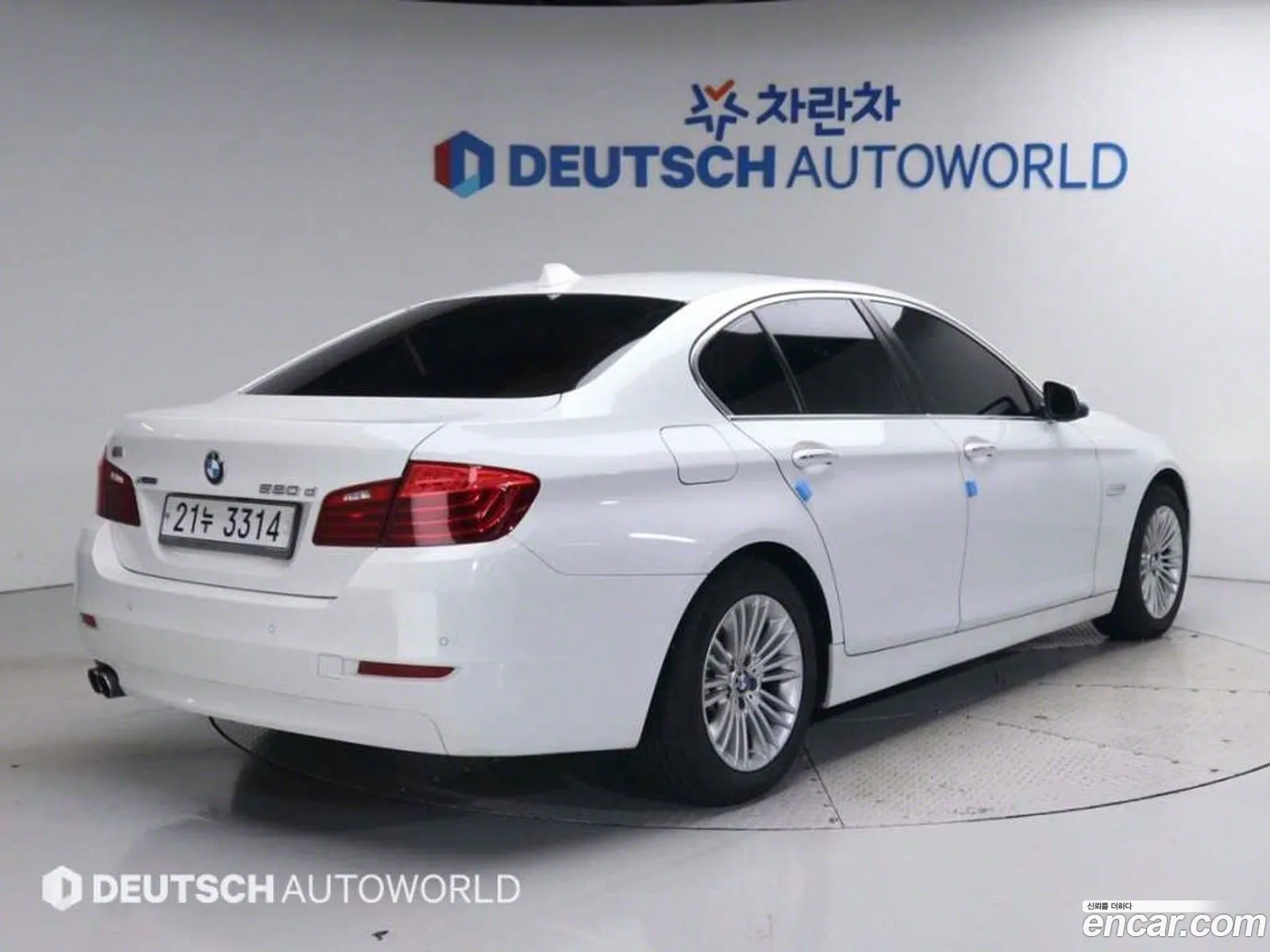 BMW 5 Series F10 520D xDrive - фотография 14067900