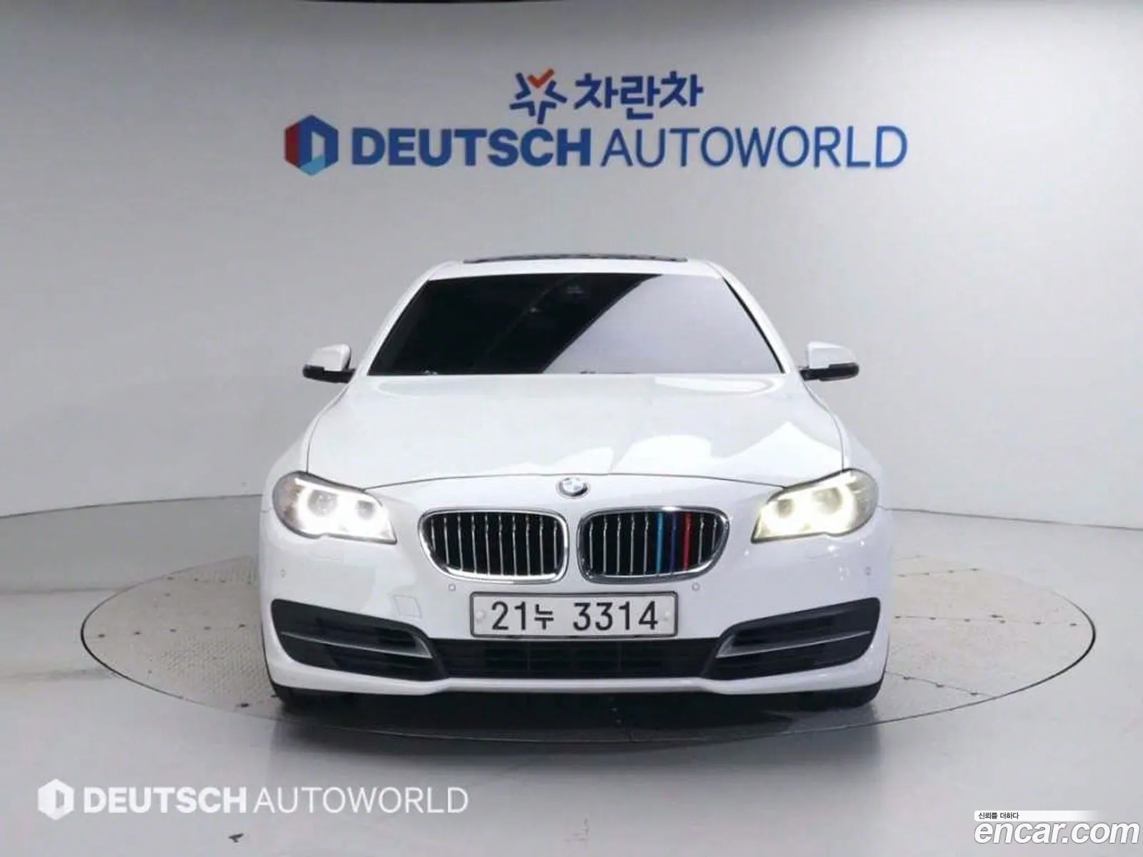 BMW 5 Series F10 520D xDrive - фотография 14067901