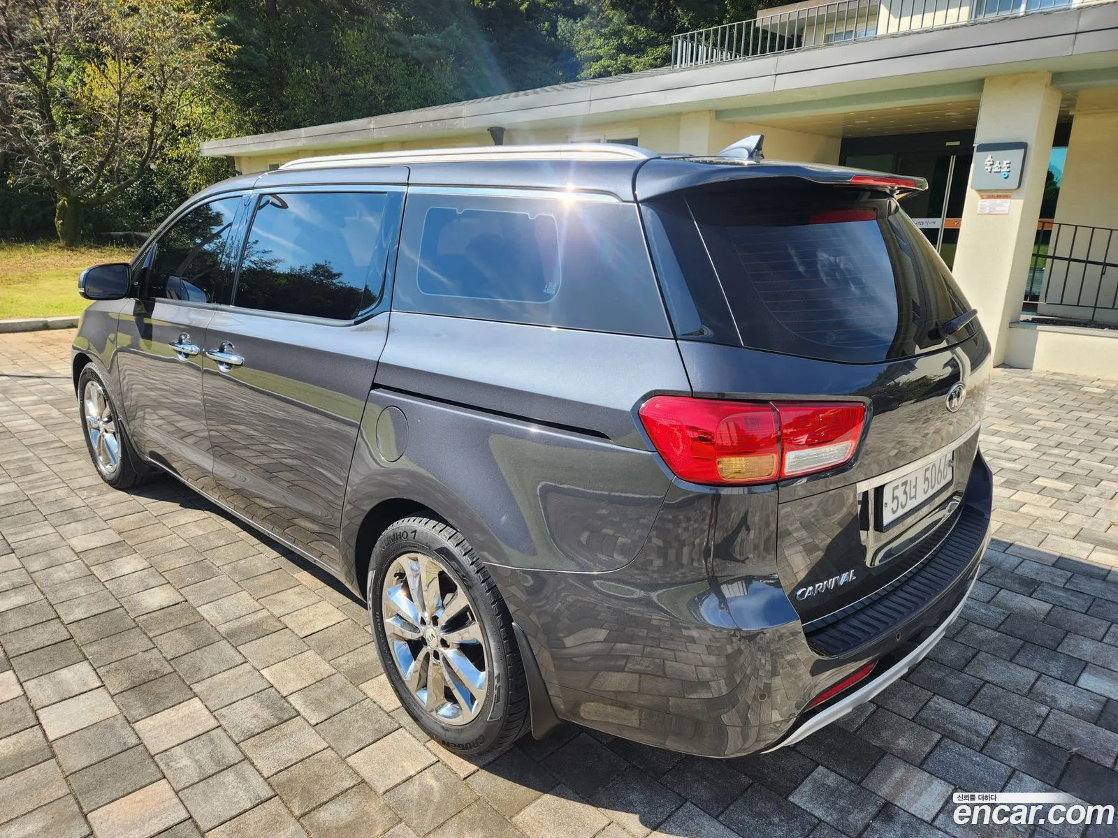 Kia All New Carnival 9-Seater Noblesse - фотография 13204672