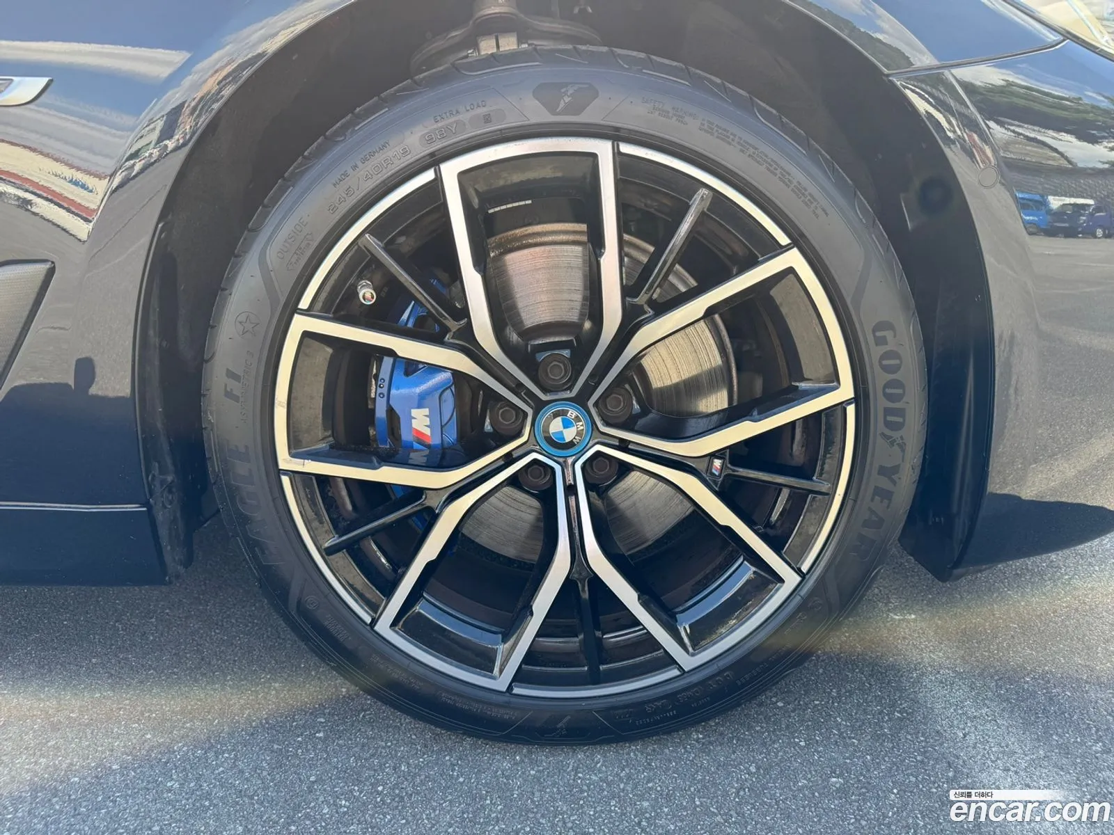 BMW 5 Series G30 530E M Sports - фотография 13968967