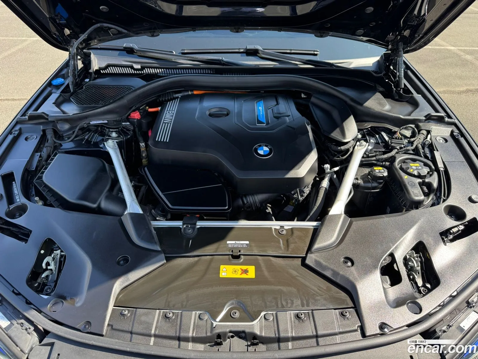 BMW 5 Series G30 530E M Sports - фотография 13968968
