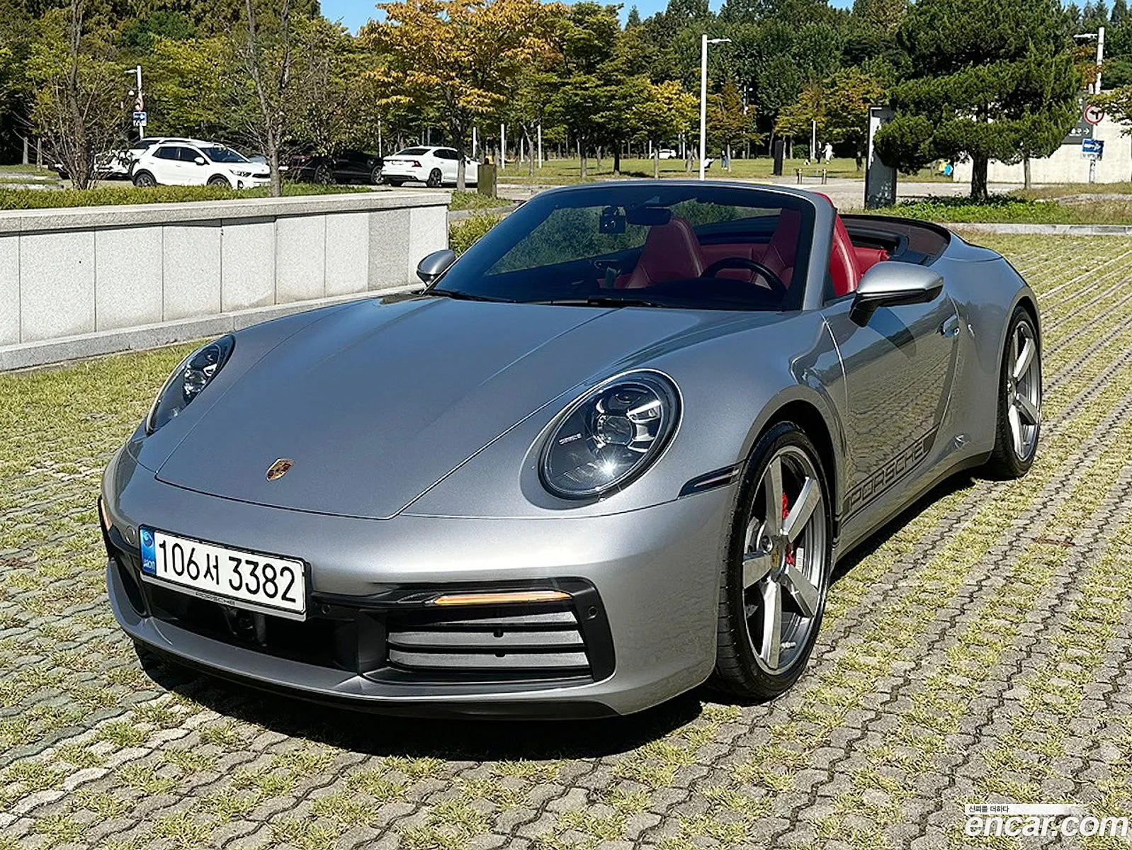 Porsche 911 992 Carrera 4 Cabriolet - фотография 8117855