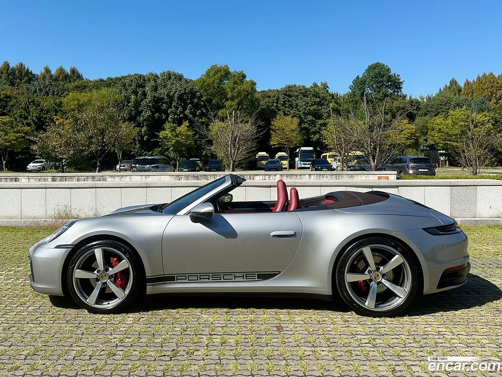 Porsche 911 992 Carrera 4 Cabriolet - фотография 8117856