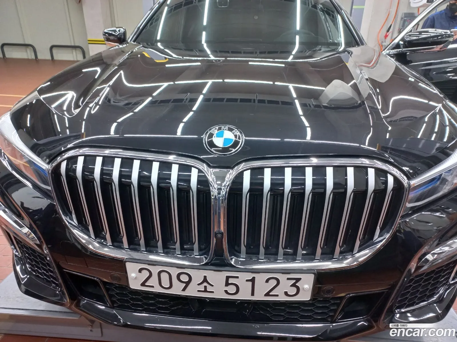 BMW 7 Series G11 740I M Sports - фотография 13977669