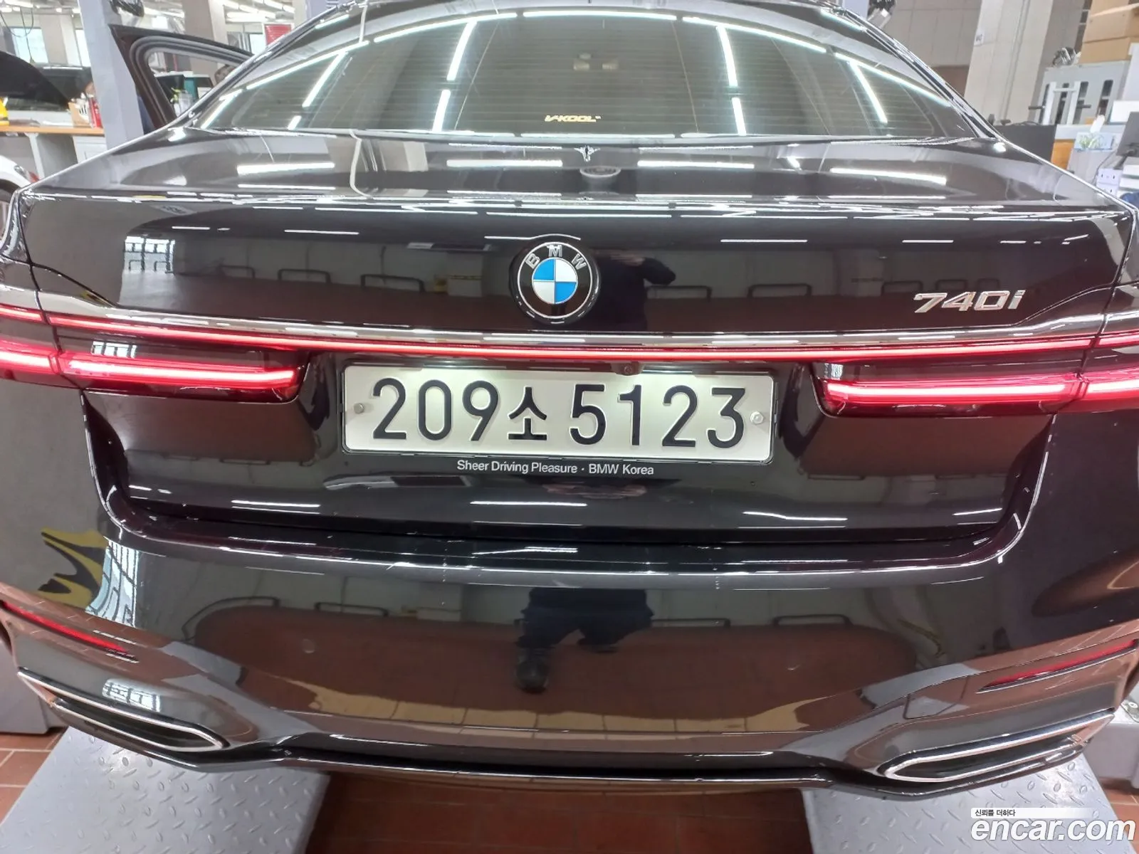 BMW 7 Series G11 740I M Sports - фотография 13977670