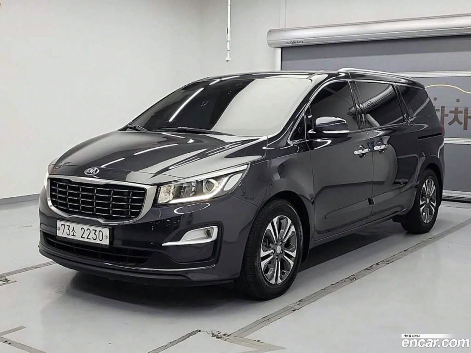 Kia The New Carnival 11-Seater Prestige - фотография 12829774