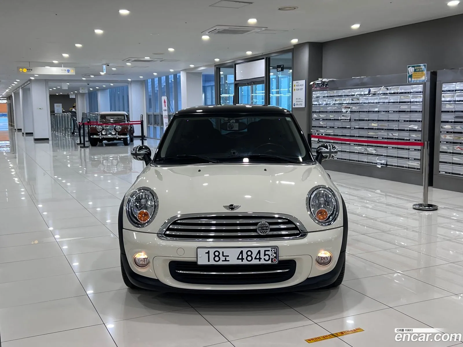 Mini Cooper Se - фотография 685352