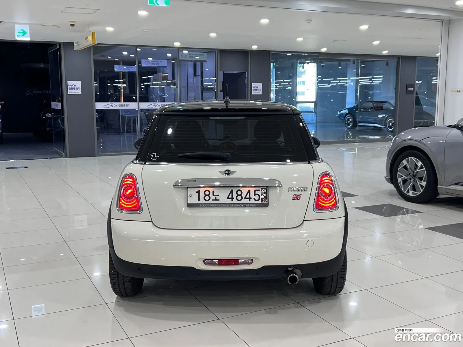 Mini Cooper Se - фотография 685354