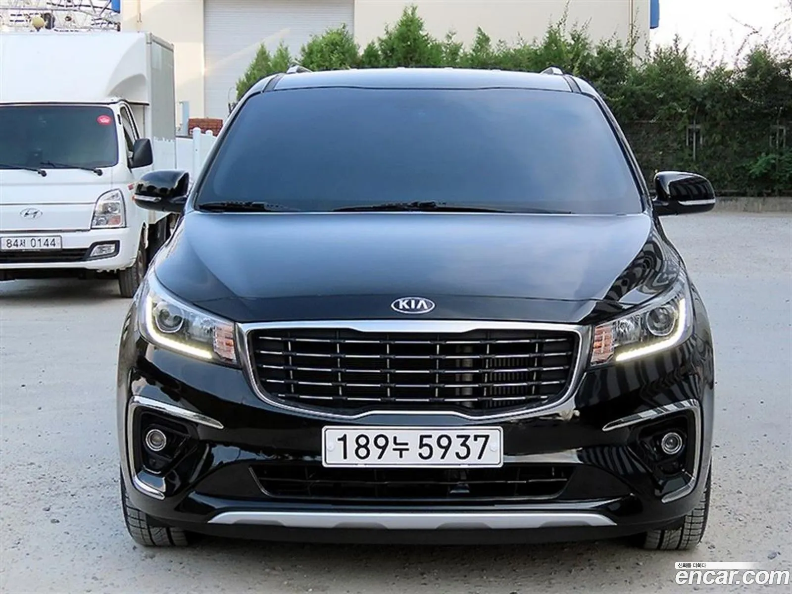 Kia The New Carnival 9-Seater Luxury - фотография 12813983