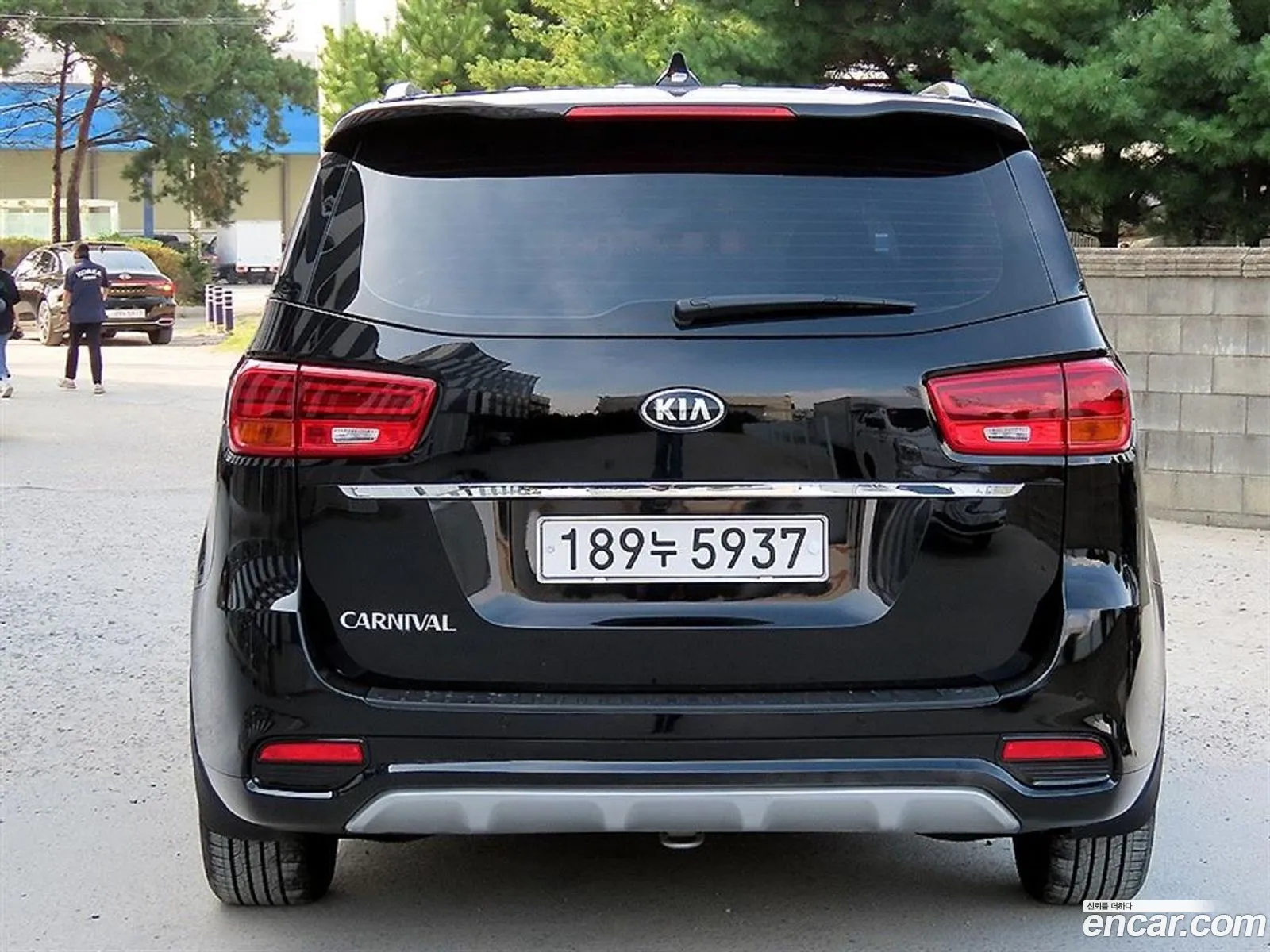 Kia The New Carnival 9-Seater Luxury - фотография 12813986