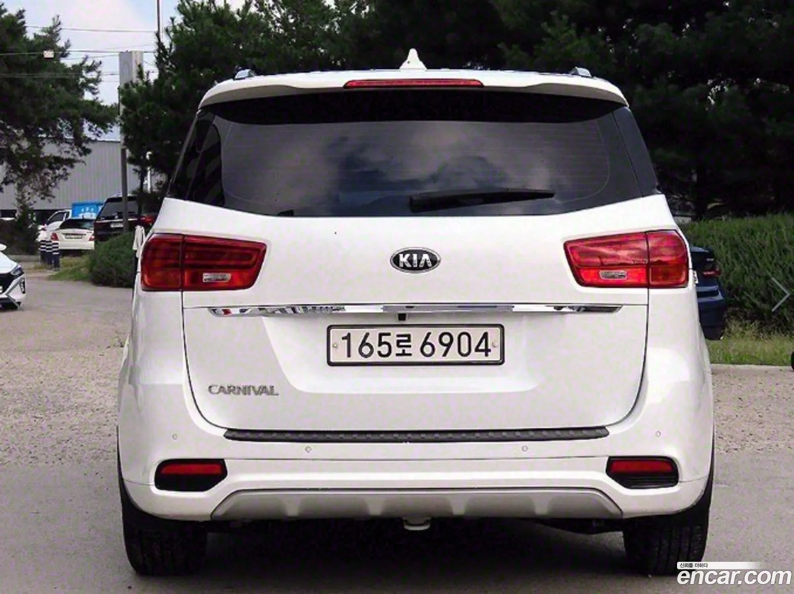 Kia The New Carnival 9-Seater Luxury - фотография 12829862