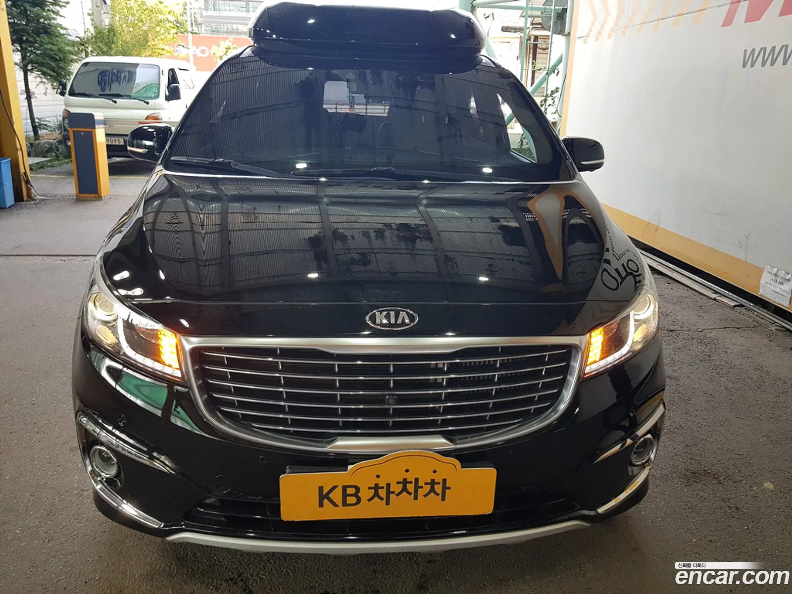 Kia All New Carnival 9-Seater High Limousine Noblesse - фотография 12830037