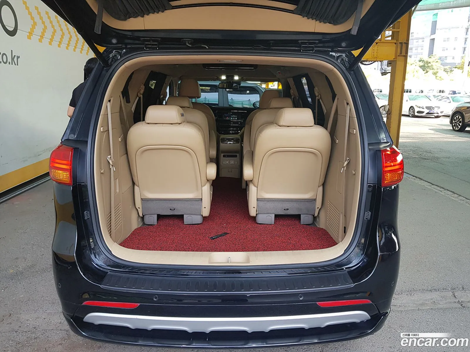 Kia All New Carnival 9-Seater High Limousine Noblesse - фотография 12830039