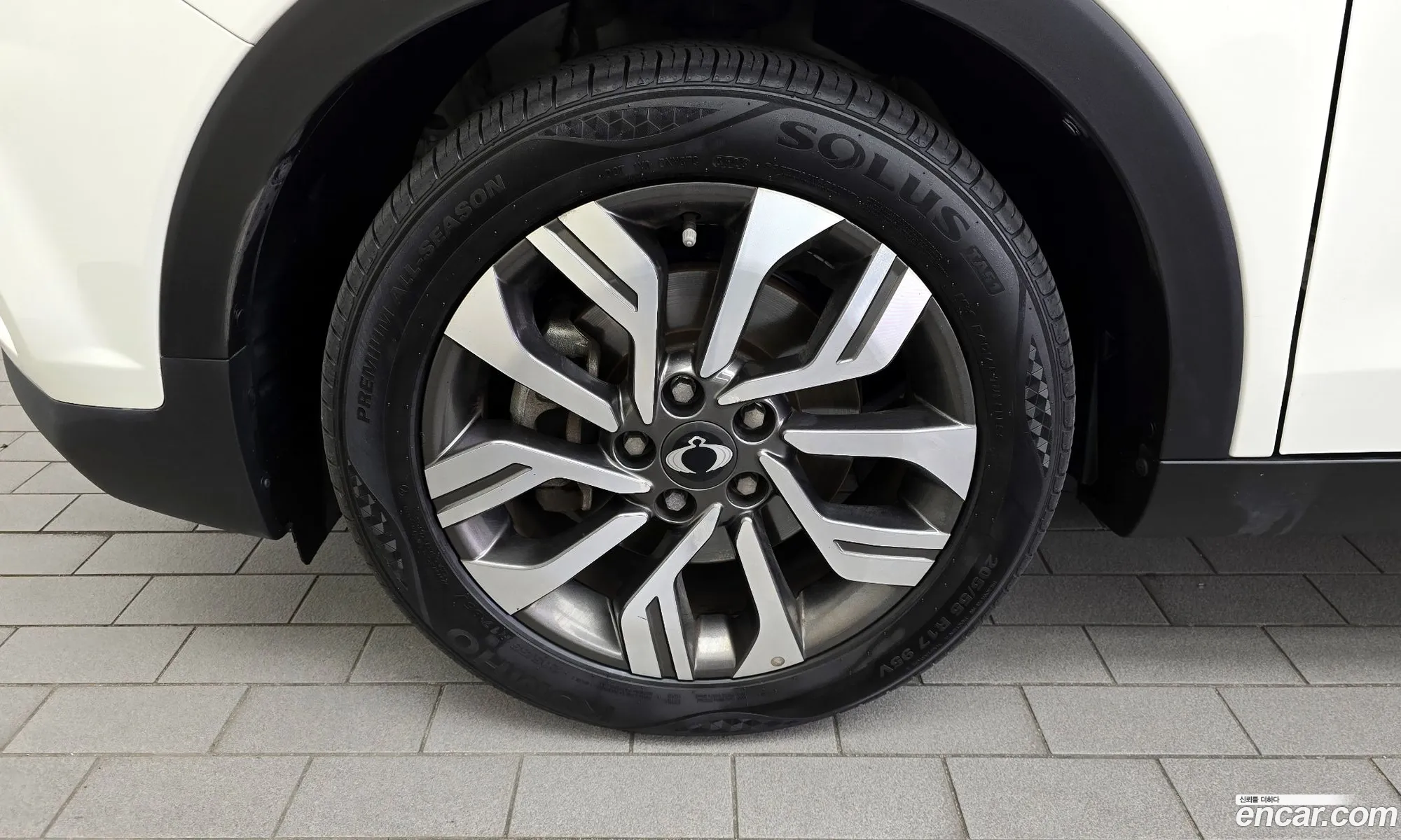 Kg Mobility Ssangyong Tivoli Armor Gear Plus 2Wd - фотография 8199381