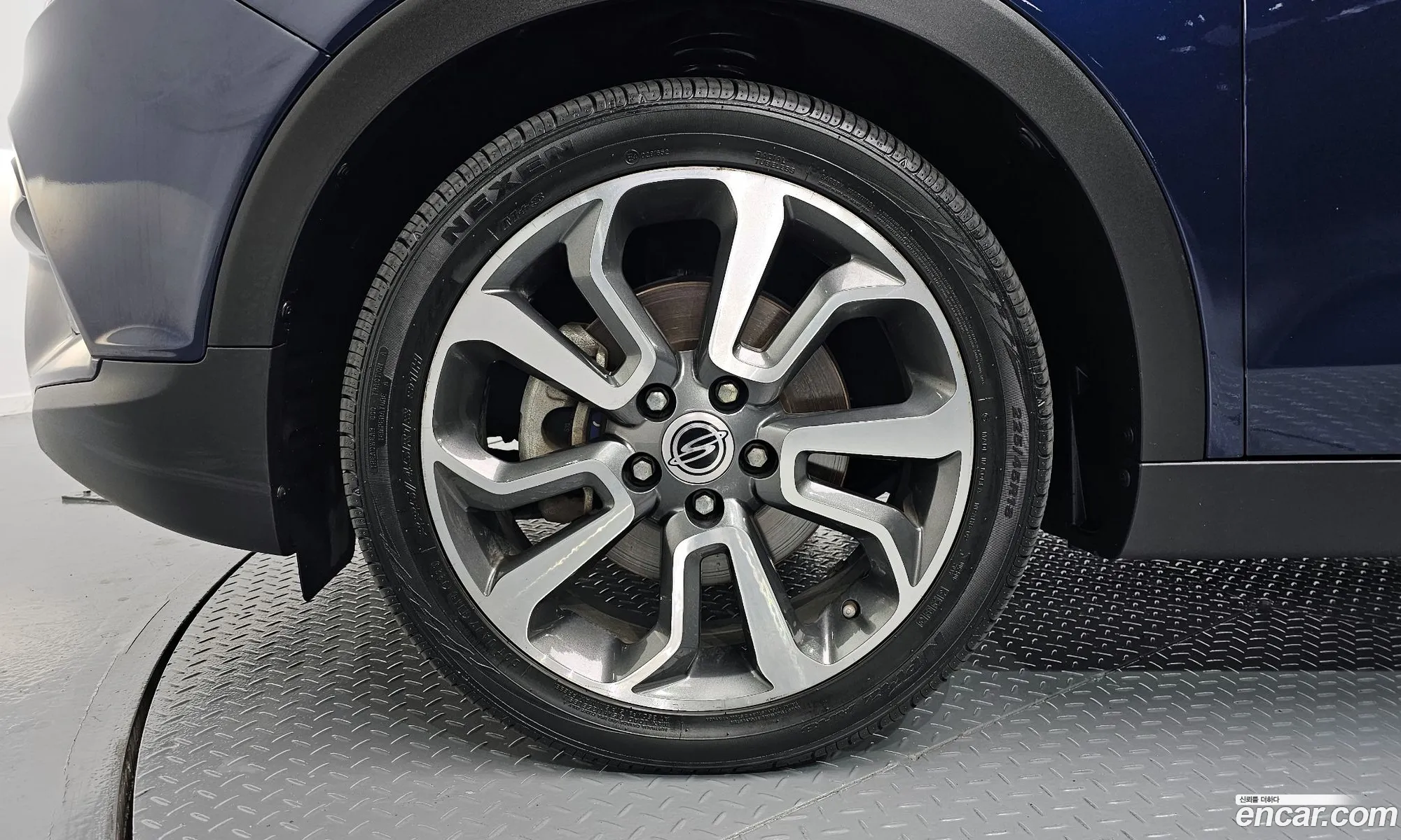 Kg Mobility Ssangyong Tivoli Diesel Lx 2Wd - фотография 8233171