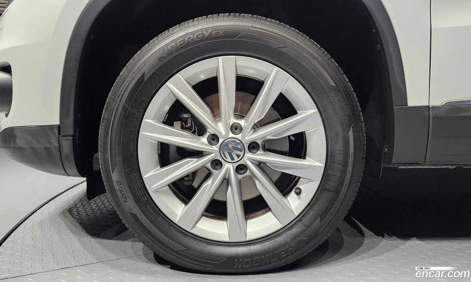Volkswagen New Tiguan 20 Tdi Comfort 5N - фотография 12124947