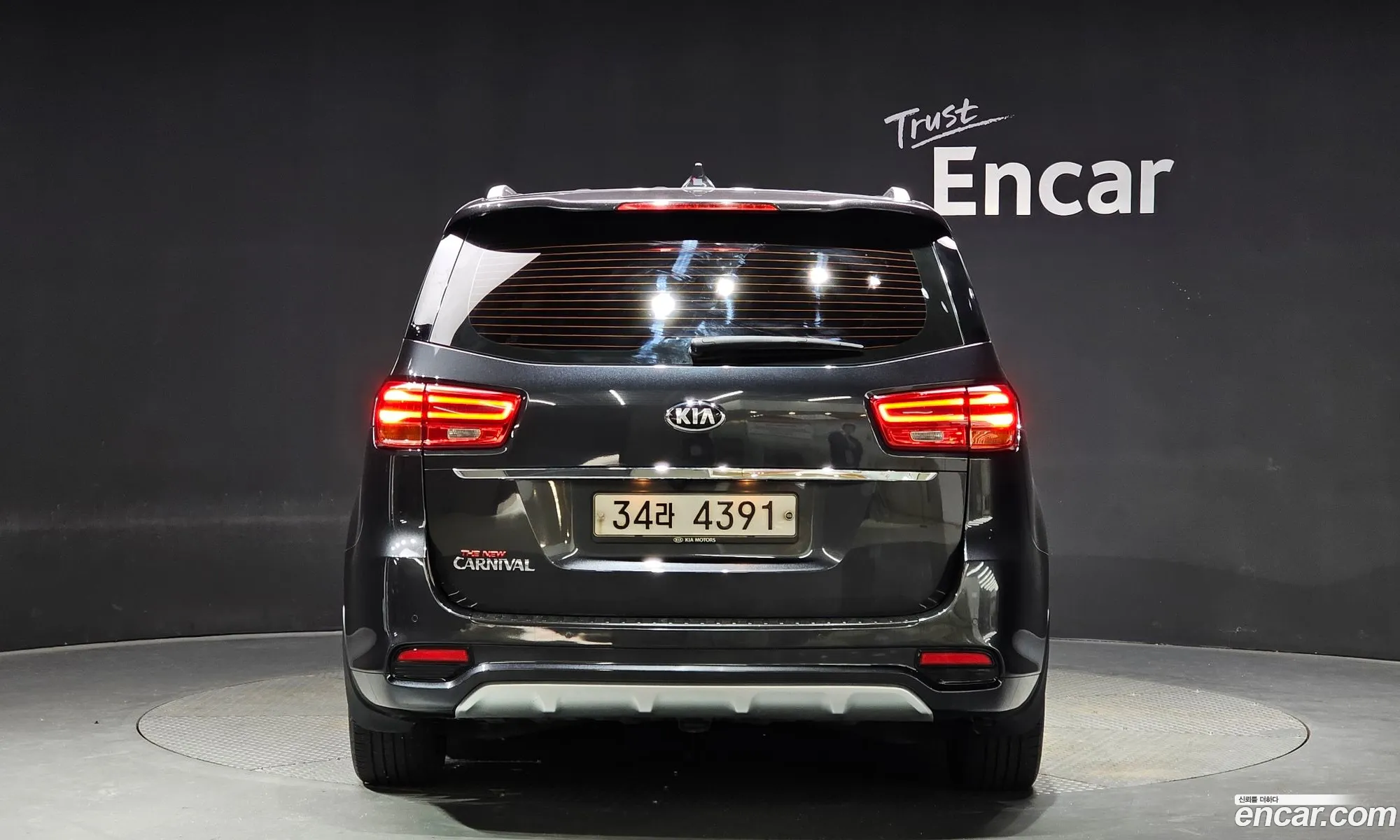 Kia The New Carnival 9-Seater Noblesse - фотография 1184817