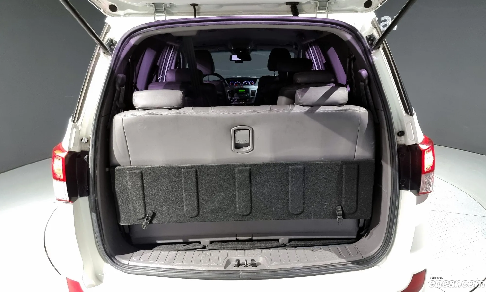 Korando Turismo 4Wd Gt 9 -Seater - фотография 18837502