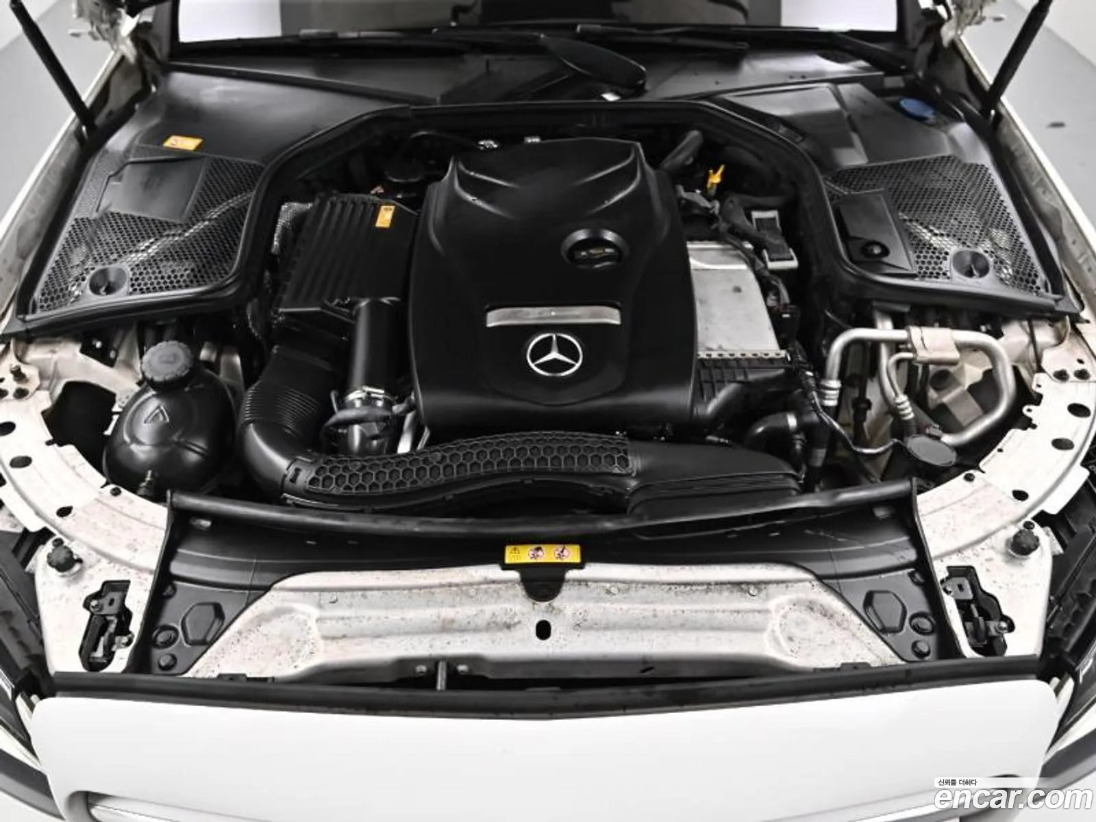 Mercedes C-Class W205 C200 Avantgarde - фотография 12536953