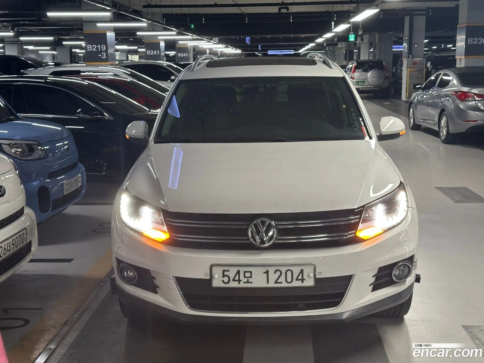 Volkswagen New Tiguan 20 Tdi Premium 5N - фотография 12084526