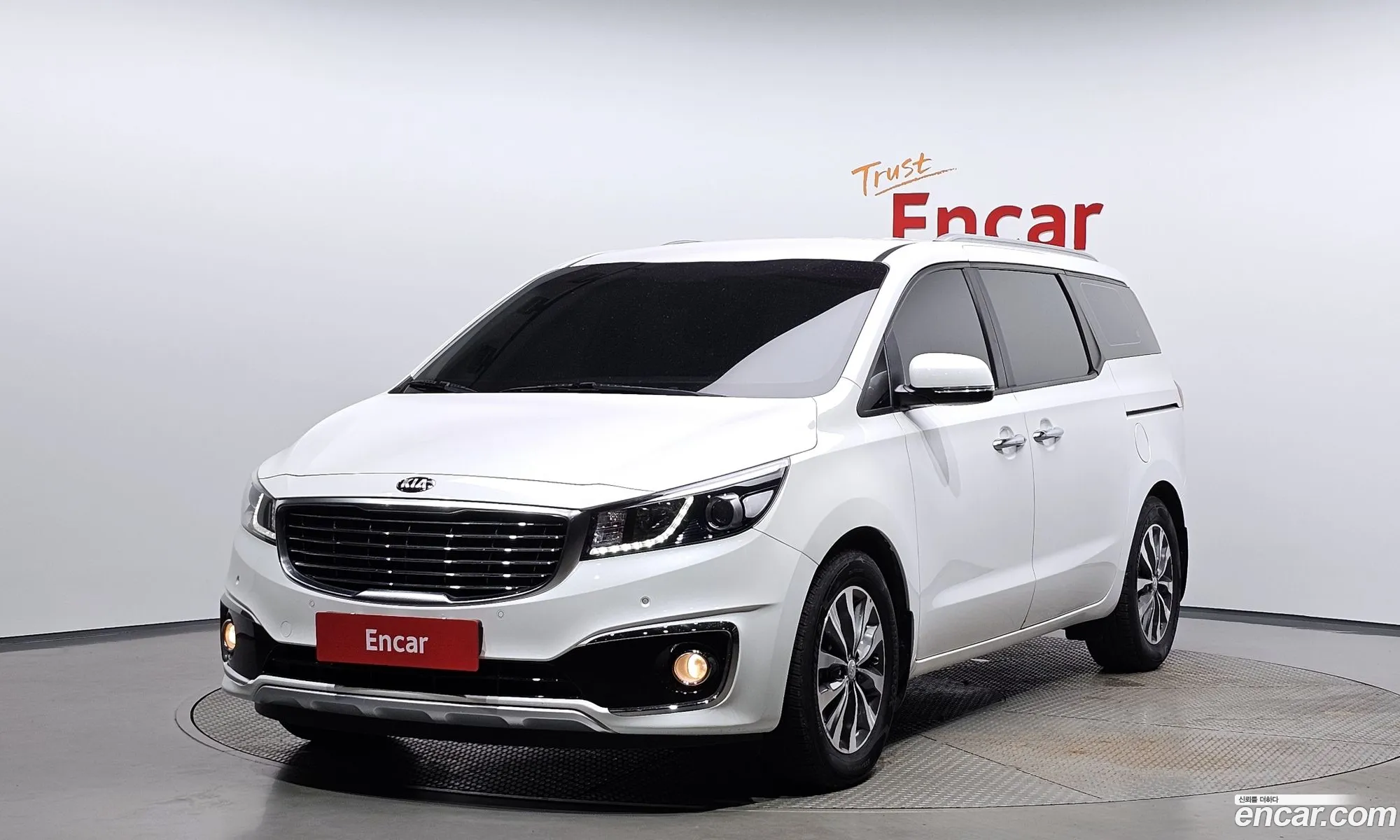 Kia All New Carnival 9-Seater Luxury - фотография 4609423