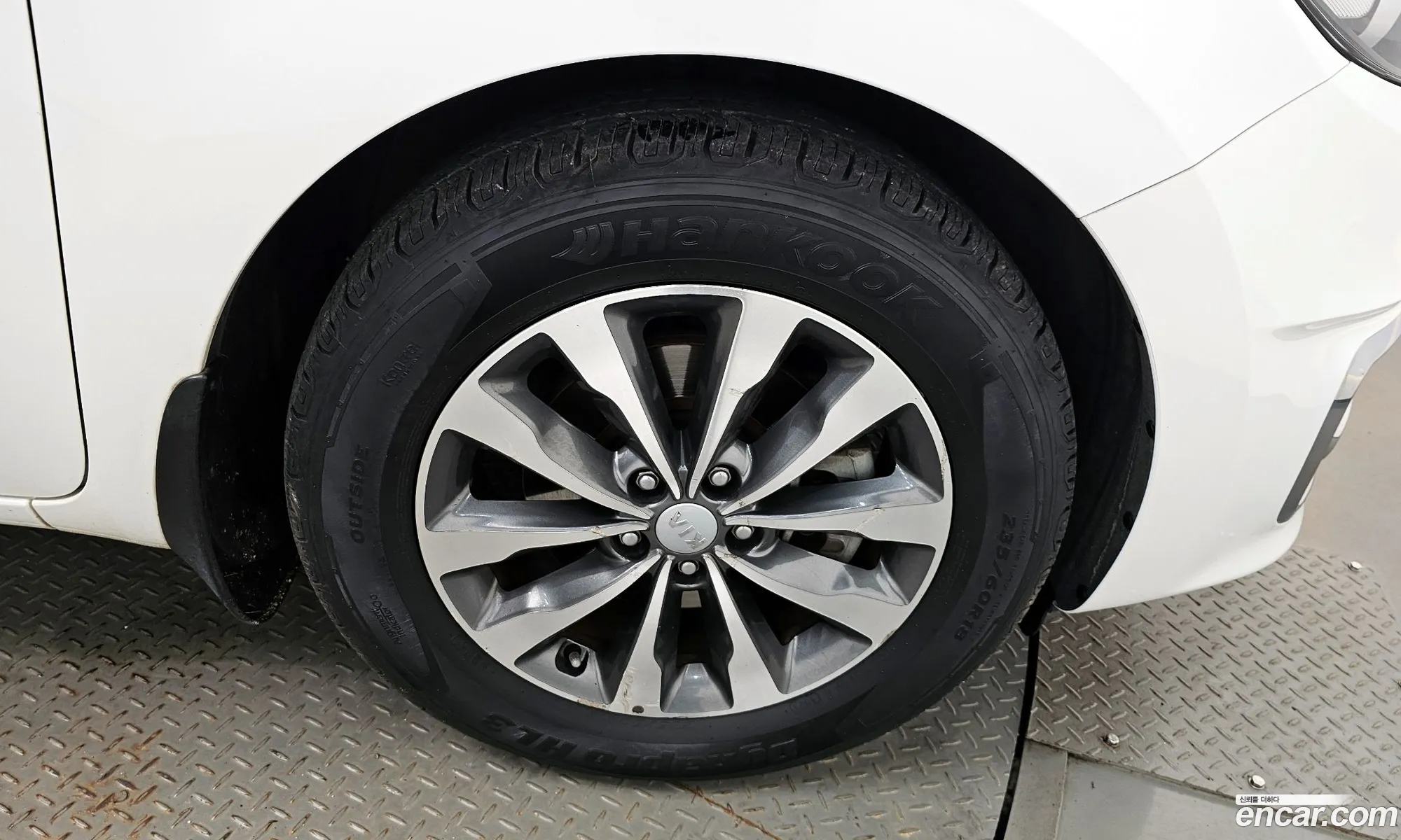 Kia All New Carnival 9-Seater Luxury - фотография 4609427