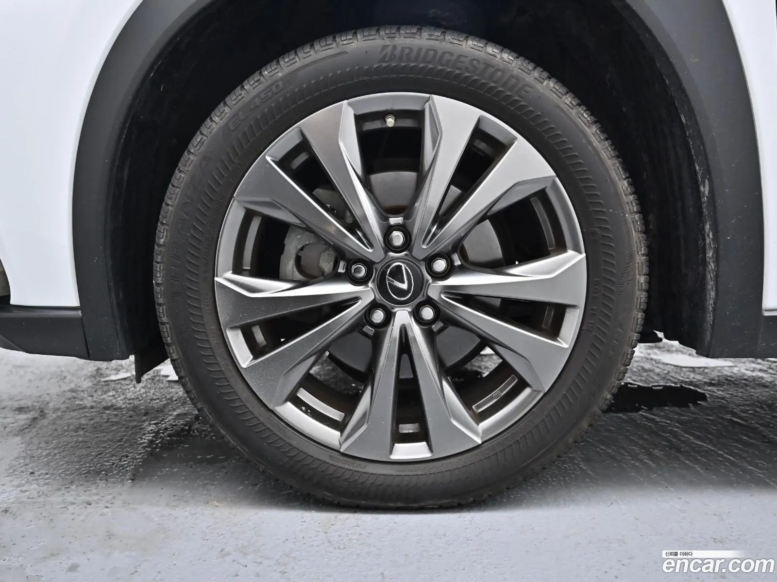 Lexus Ux250H 20 F-Sport 2Wd - фотография 6250749