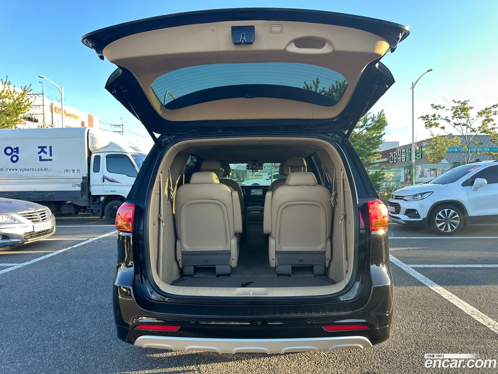 Kia All New Carnival 9-Seater Noblesse - фотография 12471603