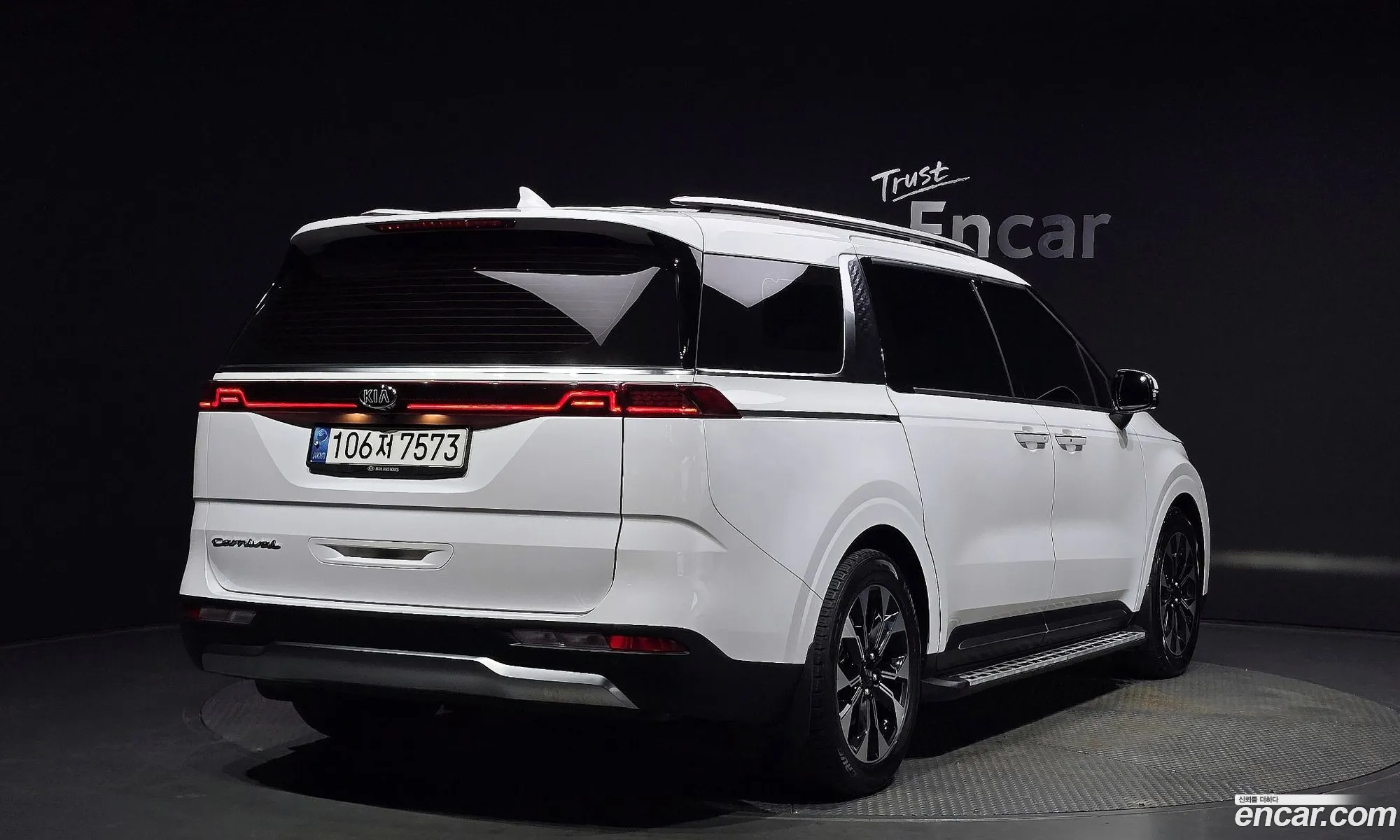 Kia Carnival 4Th Generation 9-Seater Signature - фотография 12471588