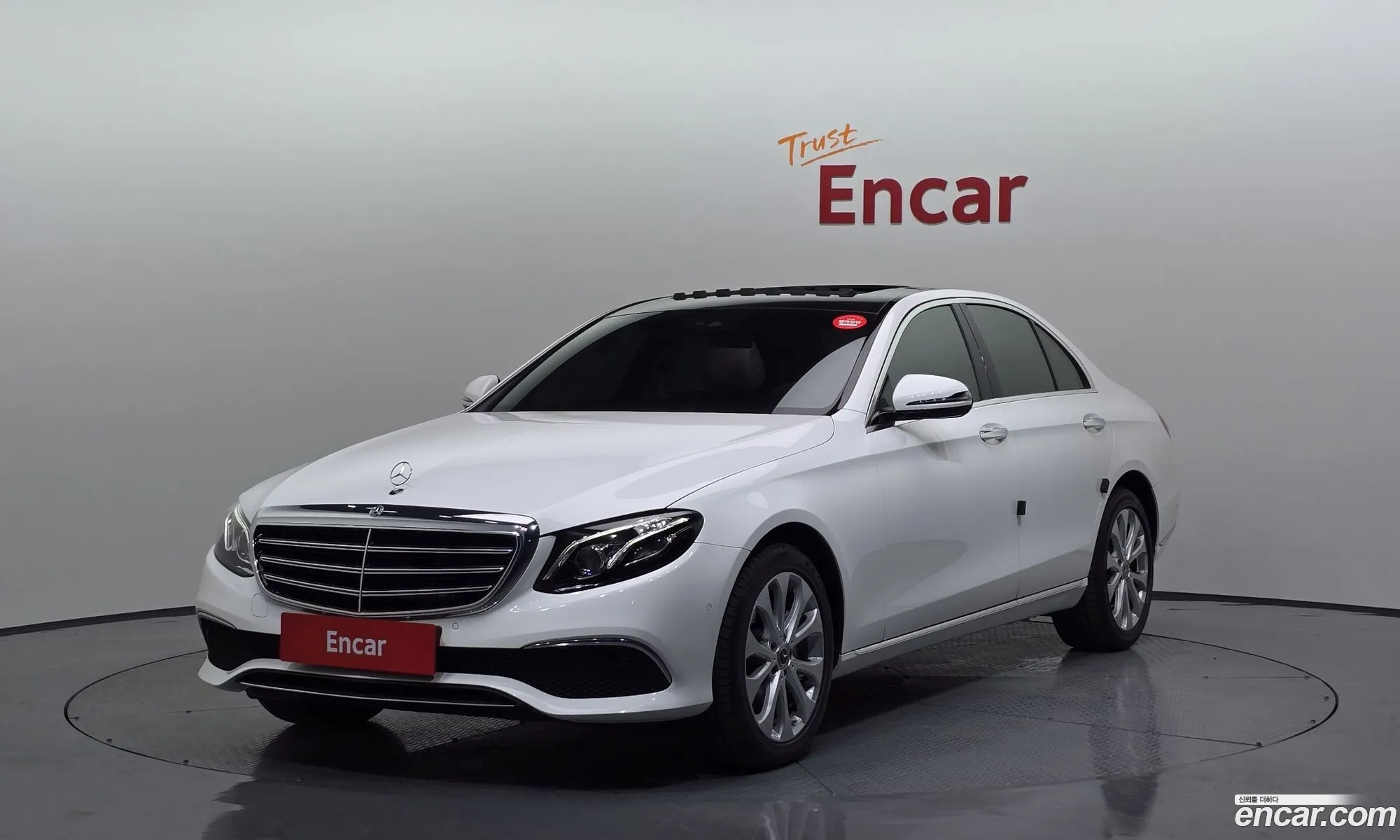 Benz E-Class W213 E220D 4Matic Exclusive - фотография 12536960