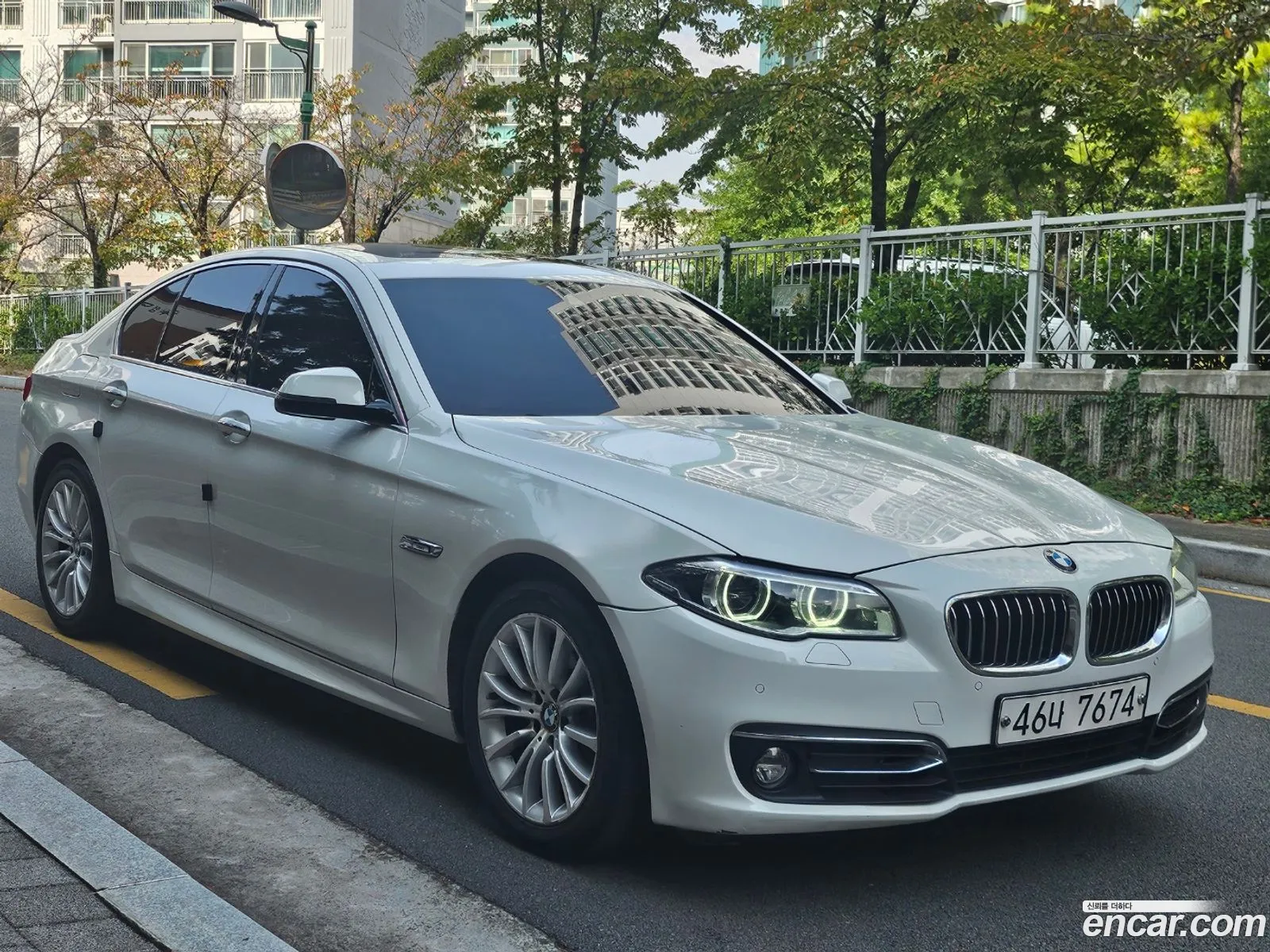 BMW 5 Series F10 520D Luxury - фотография 15246947